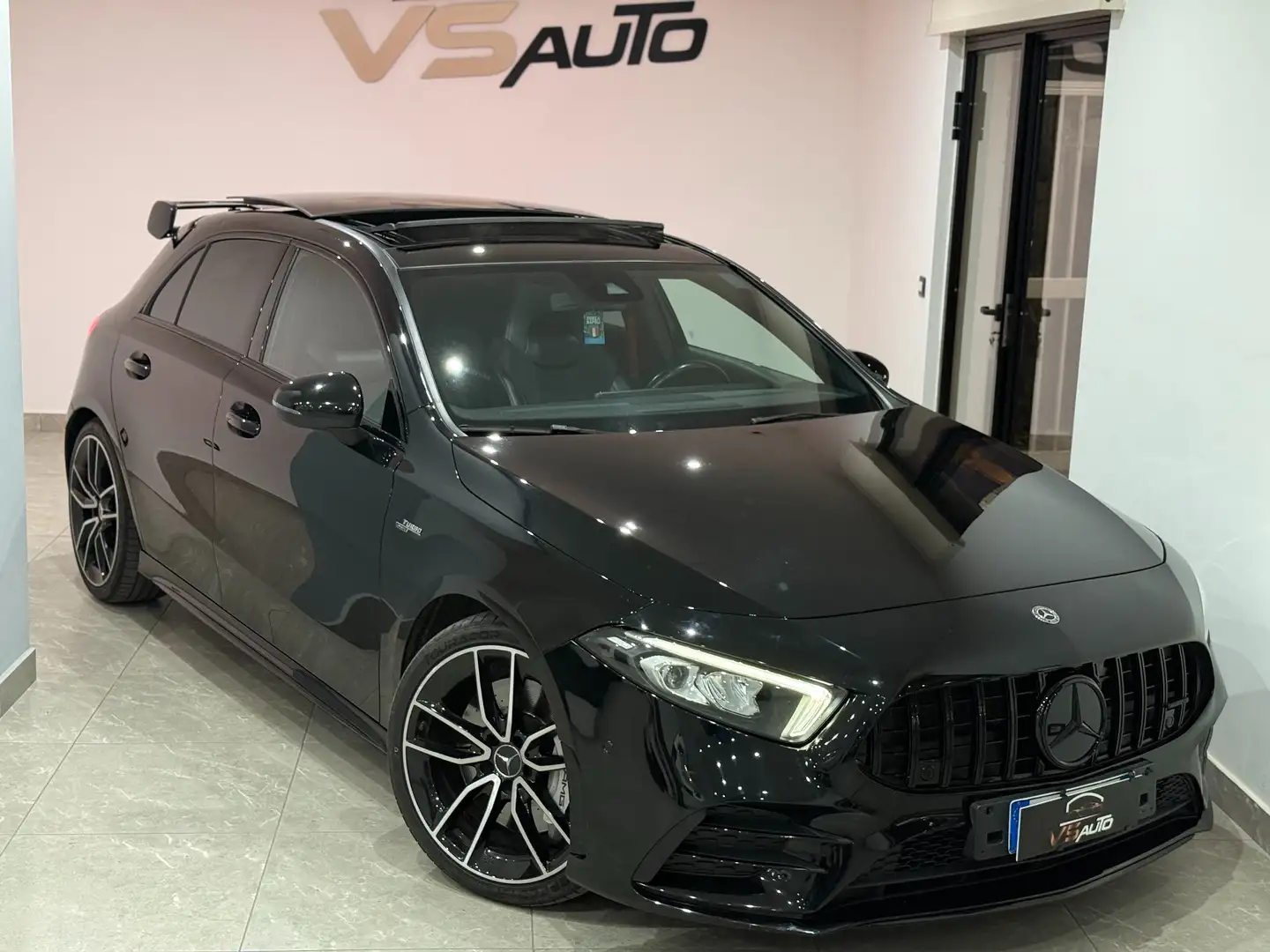 Mercedes-Benz A 35 AMG 4matic auto Černá - 1