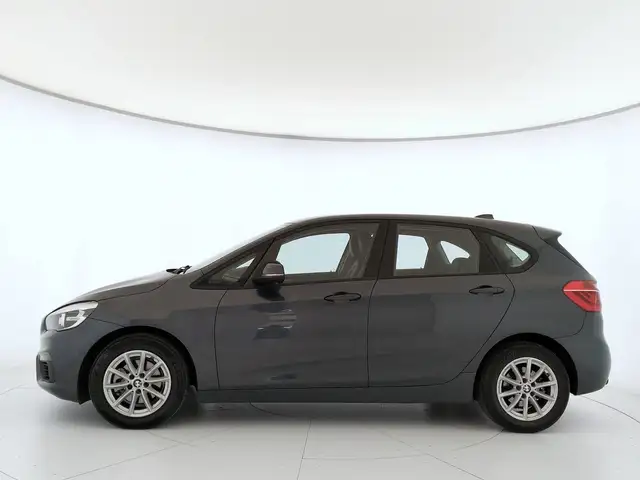 BMW 2 Series view 9