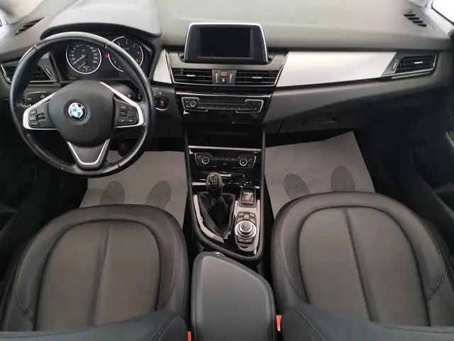 BMW 2 Series view 10
