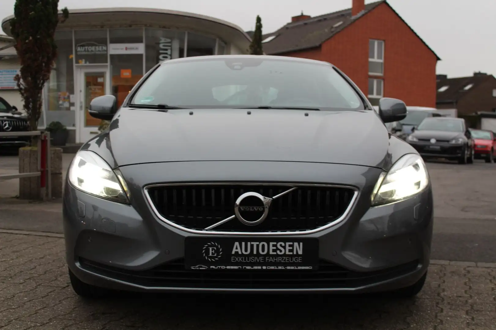 Volvo V40 T2 Geartronic Kinetic+KAMERA+LED+SHZ+NAVI Gris - 2