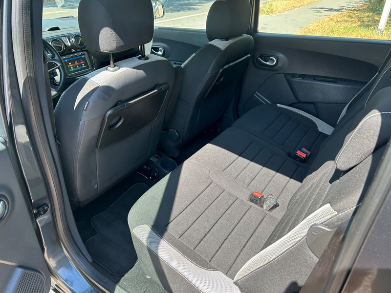 Dacia Lodgy Stepway Plus — photo 14