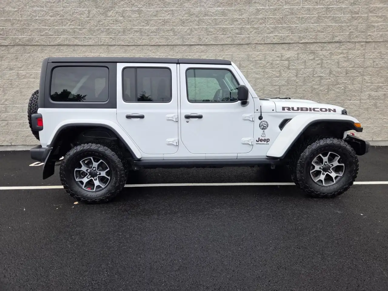 Jeep Wrangler photo Jeep Wrangler