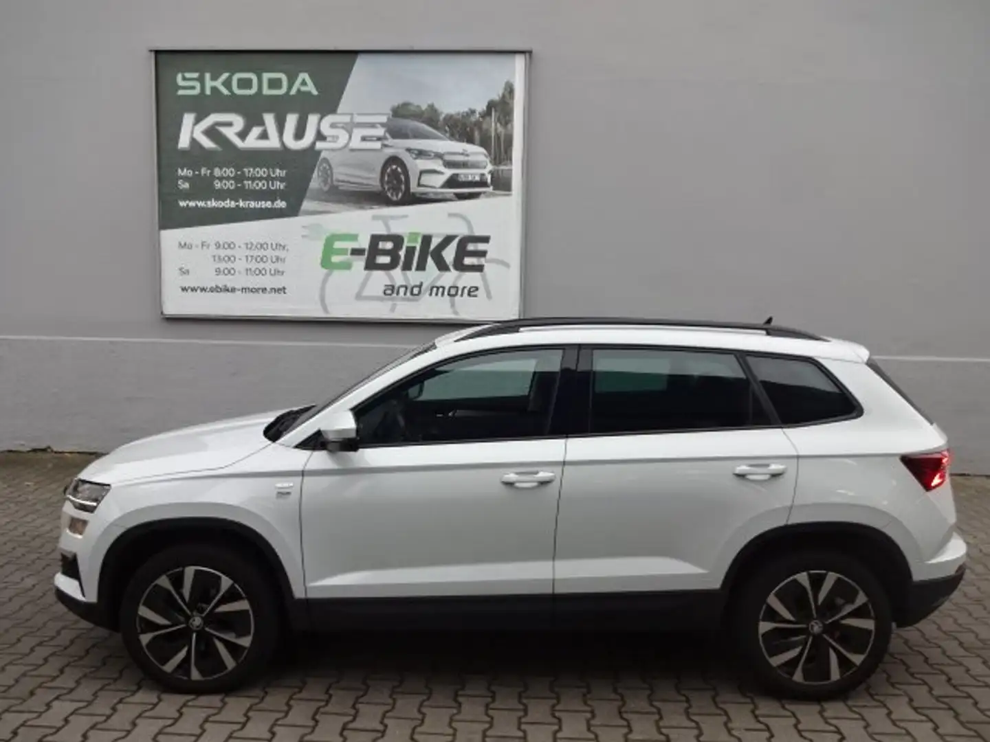 Skoda Karoq Tour Weiß - 1