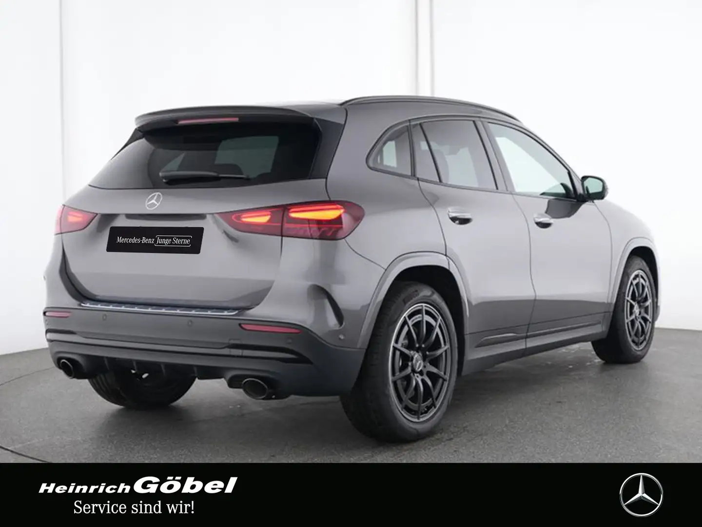 Mercedes-Benz GLA 35 AMG GLA 35 4M PANO+360°KAM+BURMESTER+MULTIBEAM+NIGHT Grau - 2