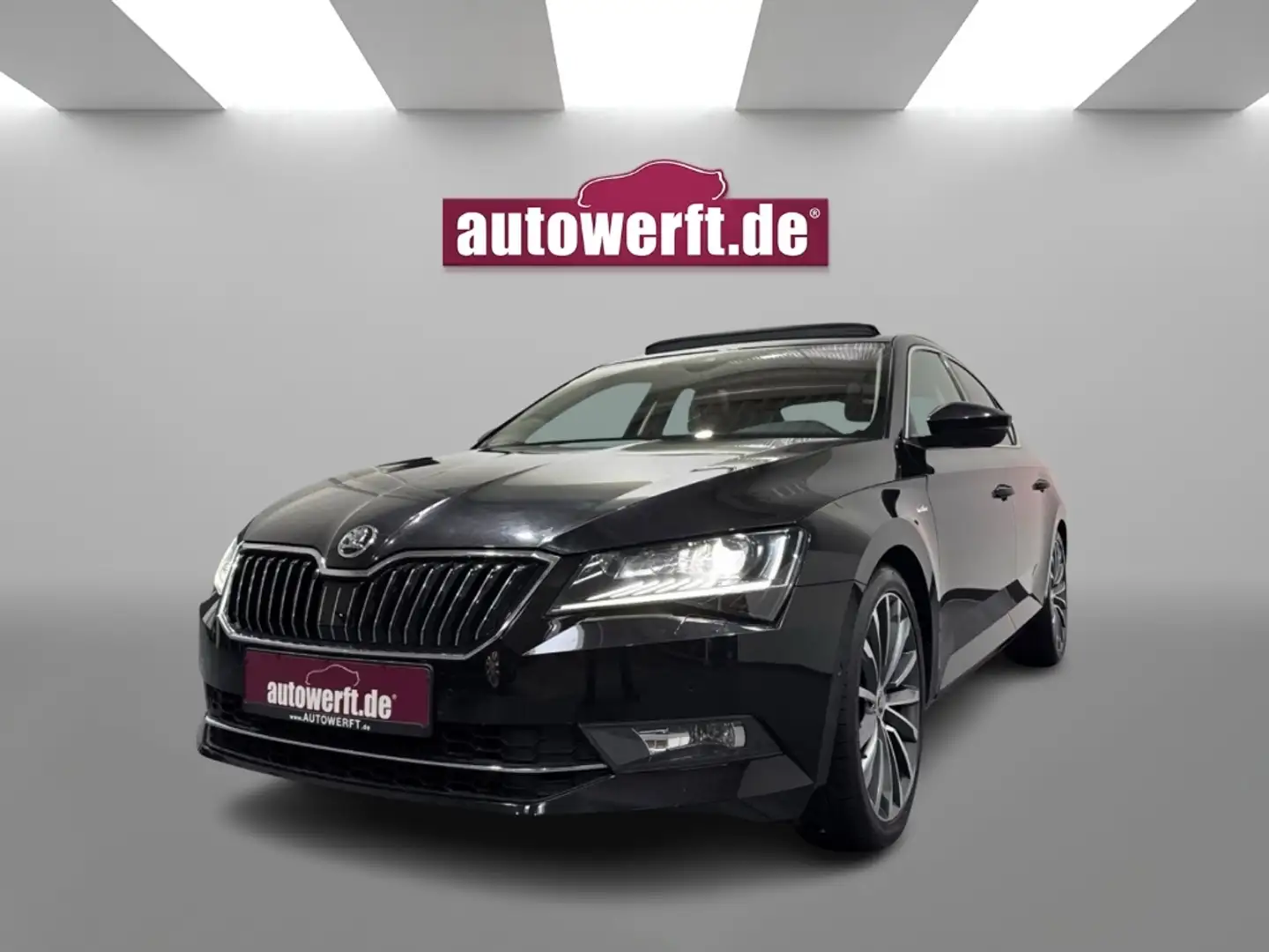 Skoda Superb 2.0 TDI DSG L&K PANO AHK XEN NAVI CAM DCC SHZ TEMP Schwarz - 1