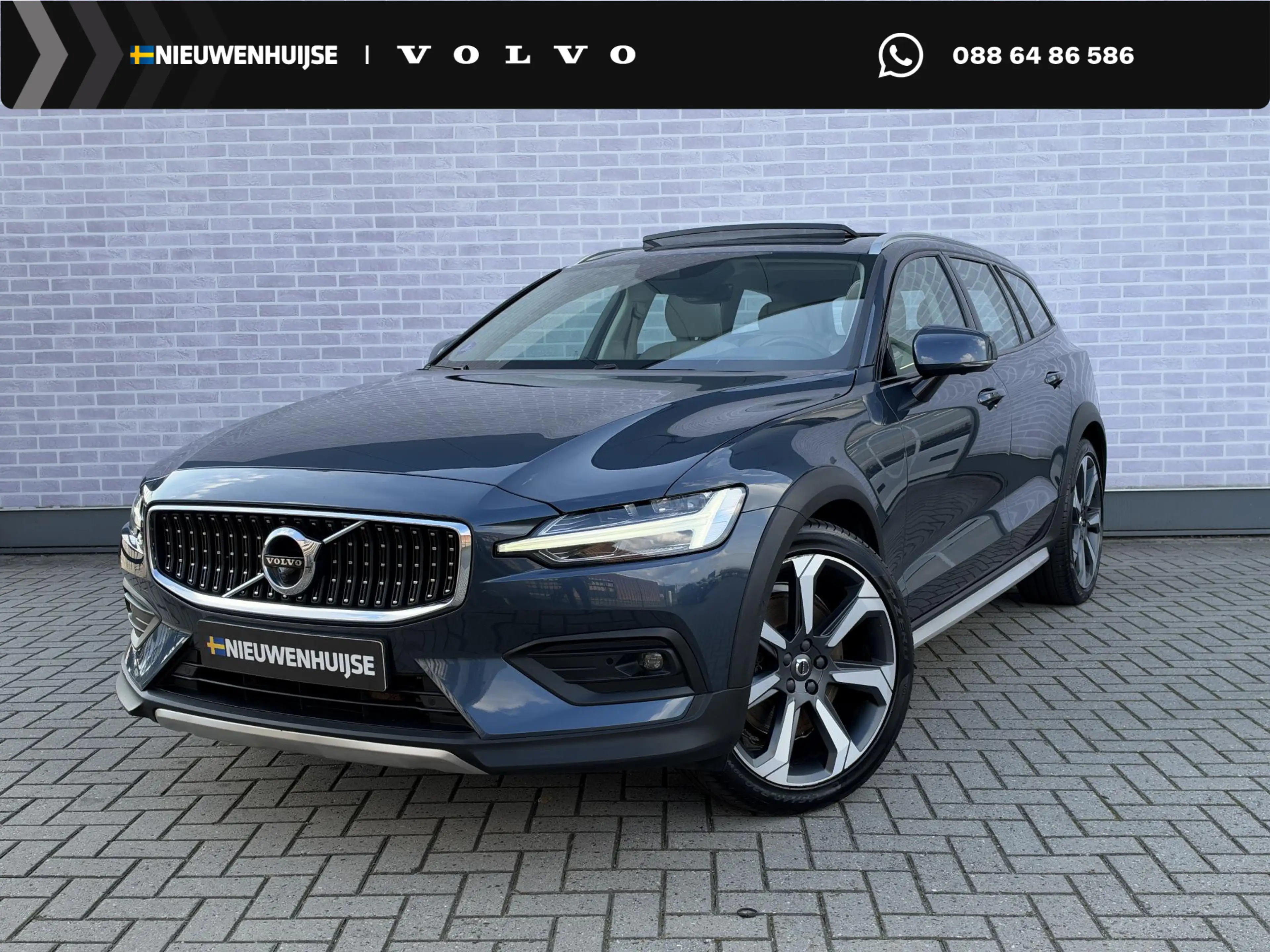 Volvo V60 Cross Country B5 AWD Pro | Trekhaak | Panoramadak | Head-up Disp