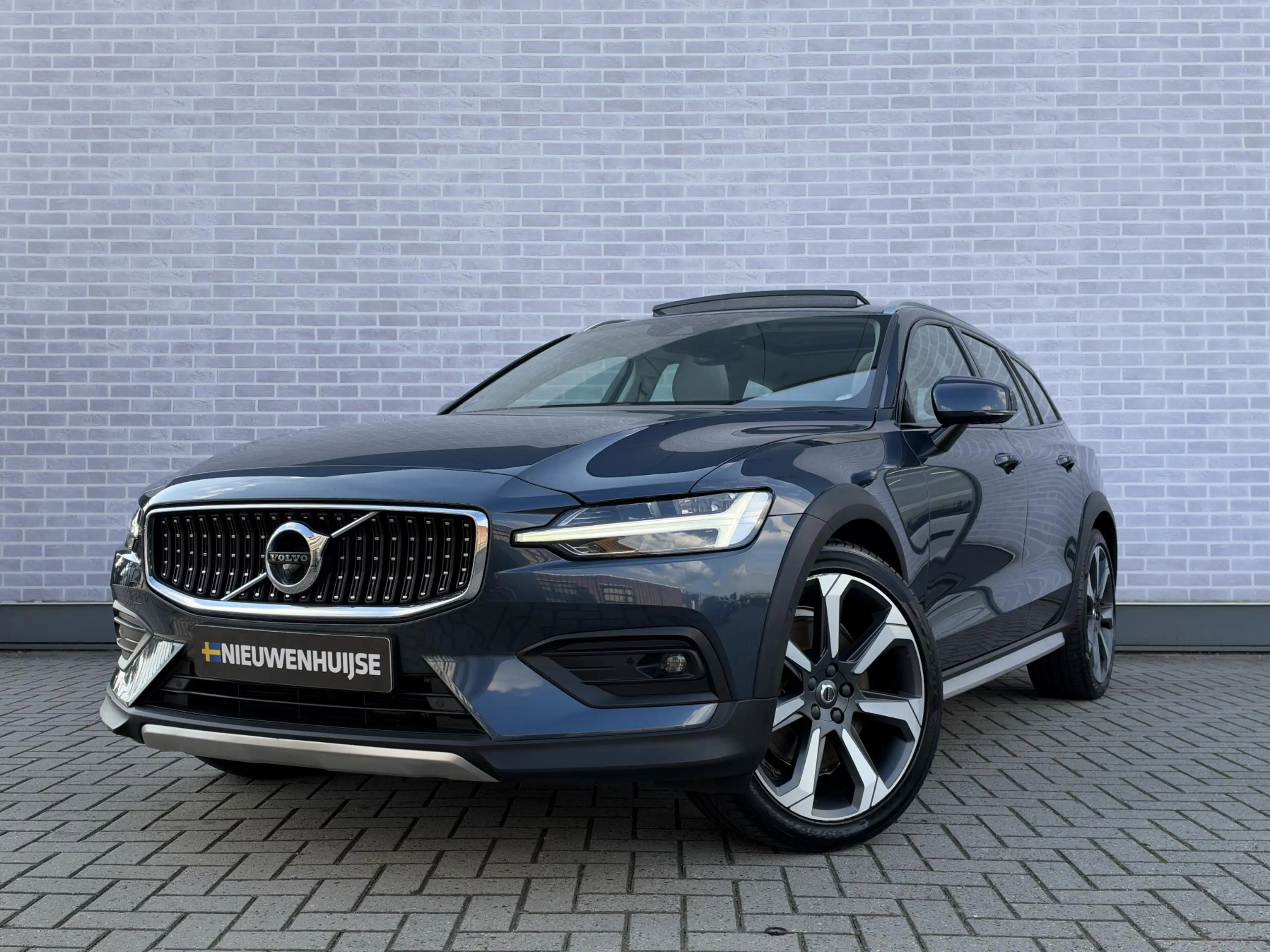 Volvo V60 Cross Country B5 AWD Pro | Trekhaak | Panoramadak | Head-up Disp — photo 13