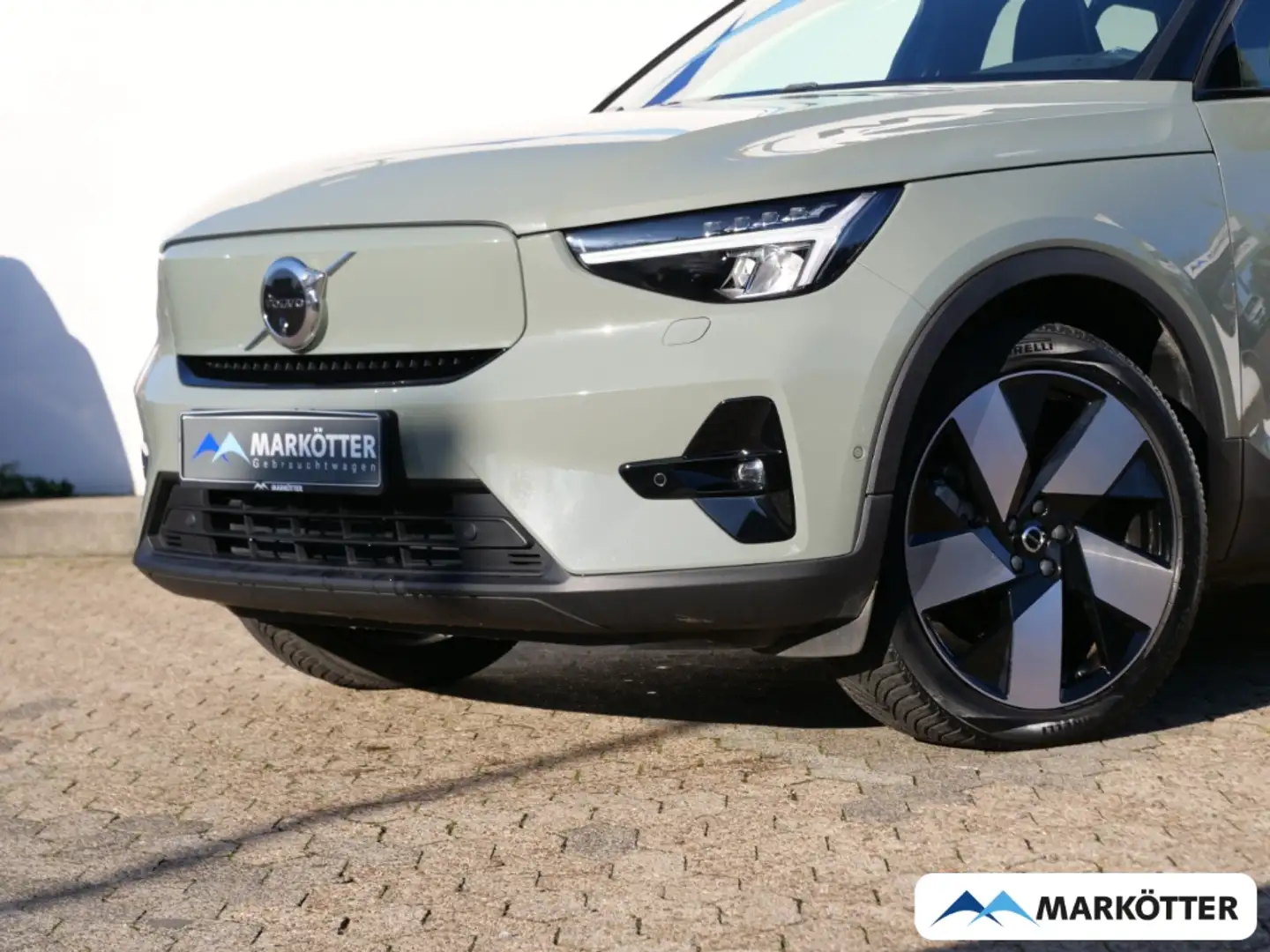 Volvo XC40 Recharge ULTIMATE Single Motor Pano/Wärmepumpe Grün - 2