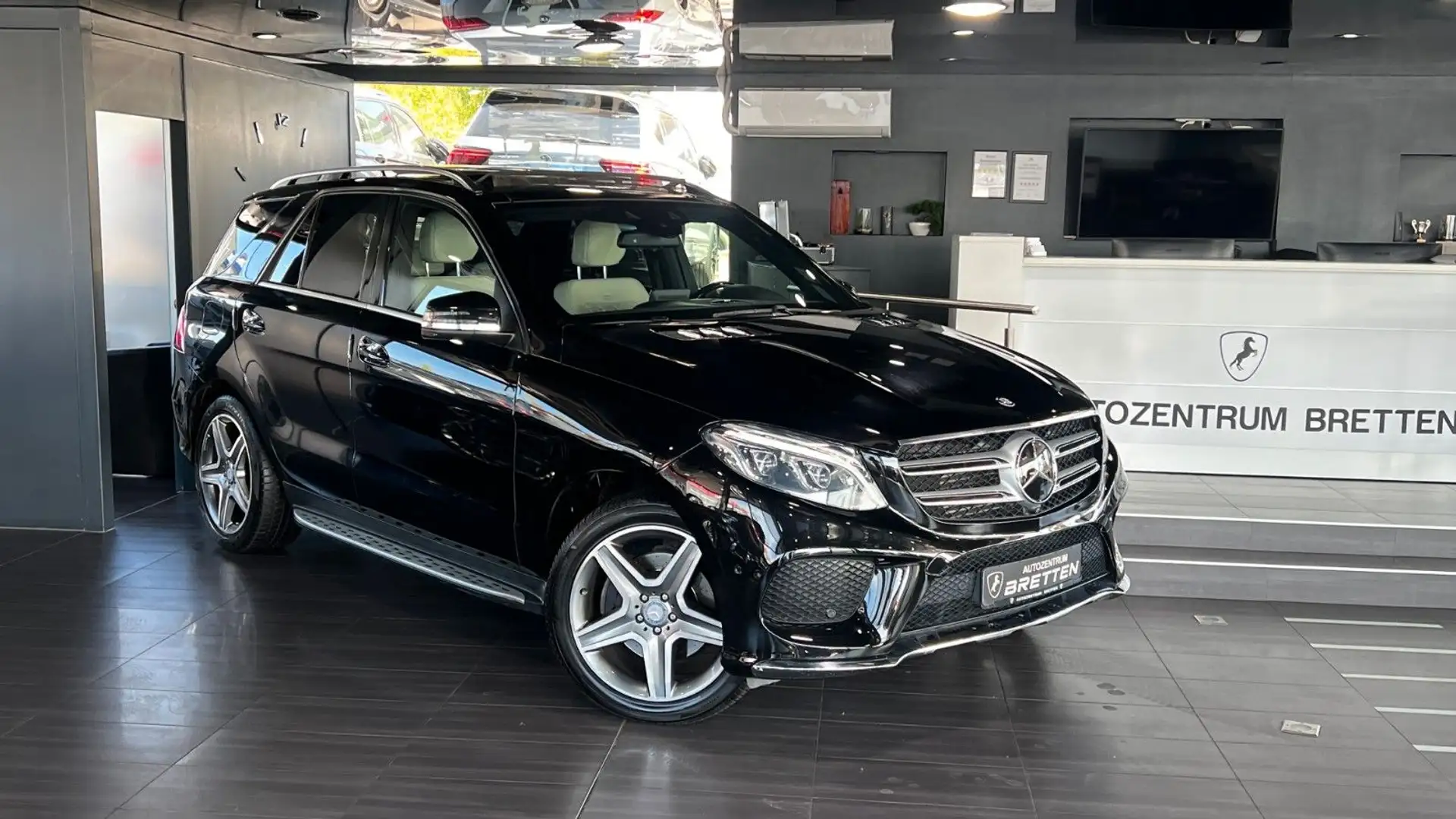 Mercedes-Benz GLE 350 d AMG*4Matic*Pano*Designo*360°*AHK*H&K Black - 1