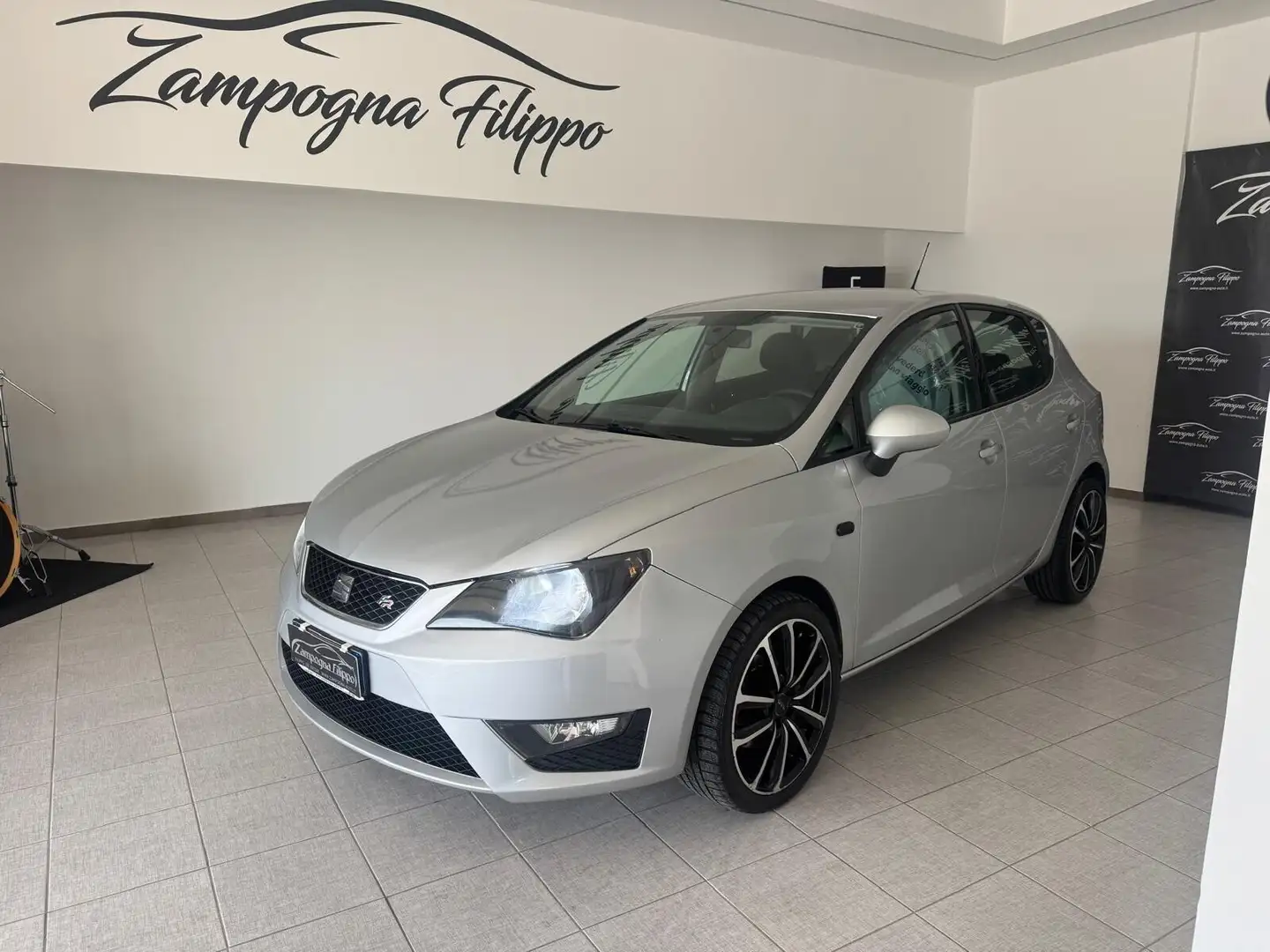 SEAT Ibiza 1.6 TDI 105 CV CR 5 porte FR Grigio - 1
