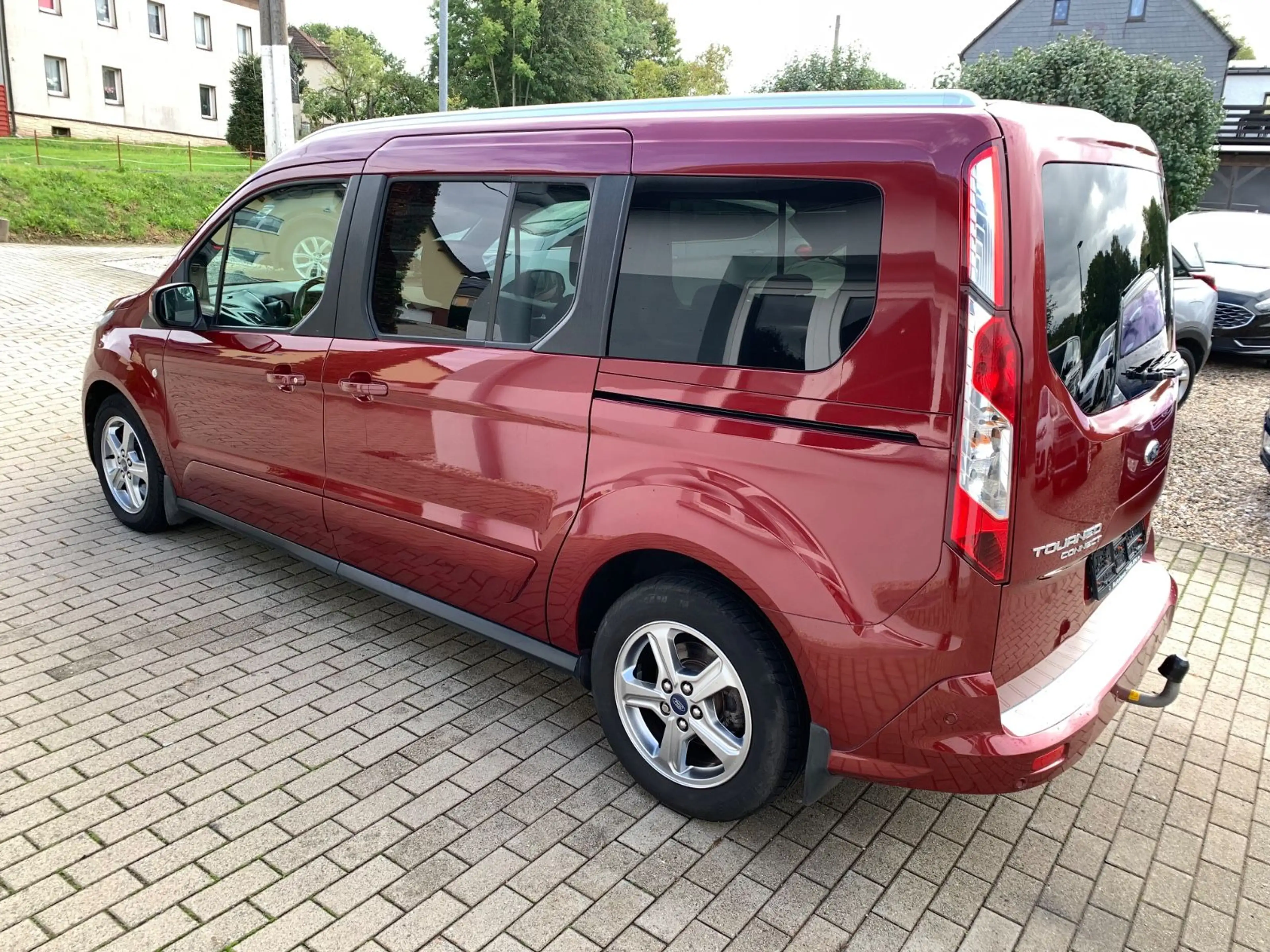 Ford Tourneo Connect 1,5 TDCi L2 Aut. Titanium 7Sitze — photo 4