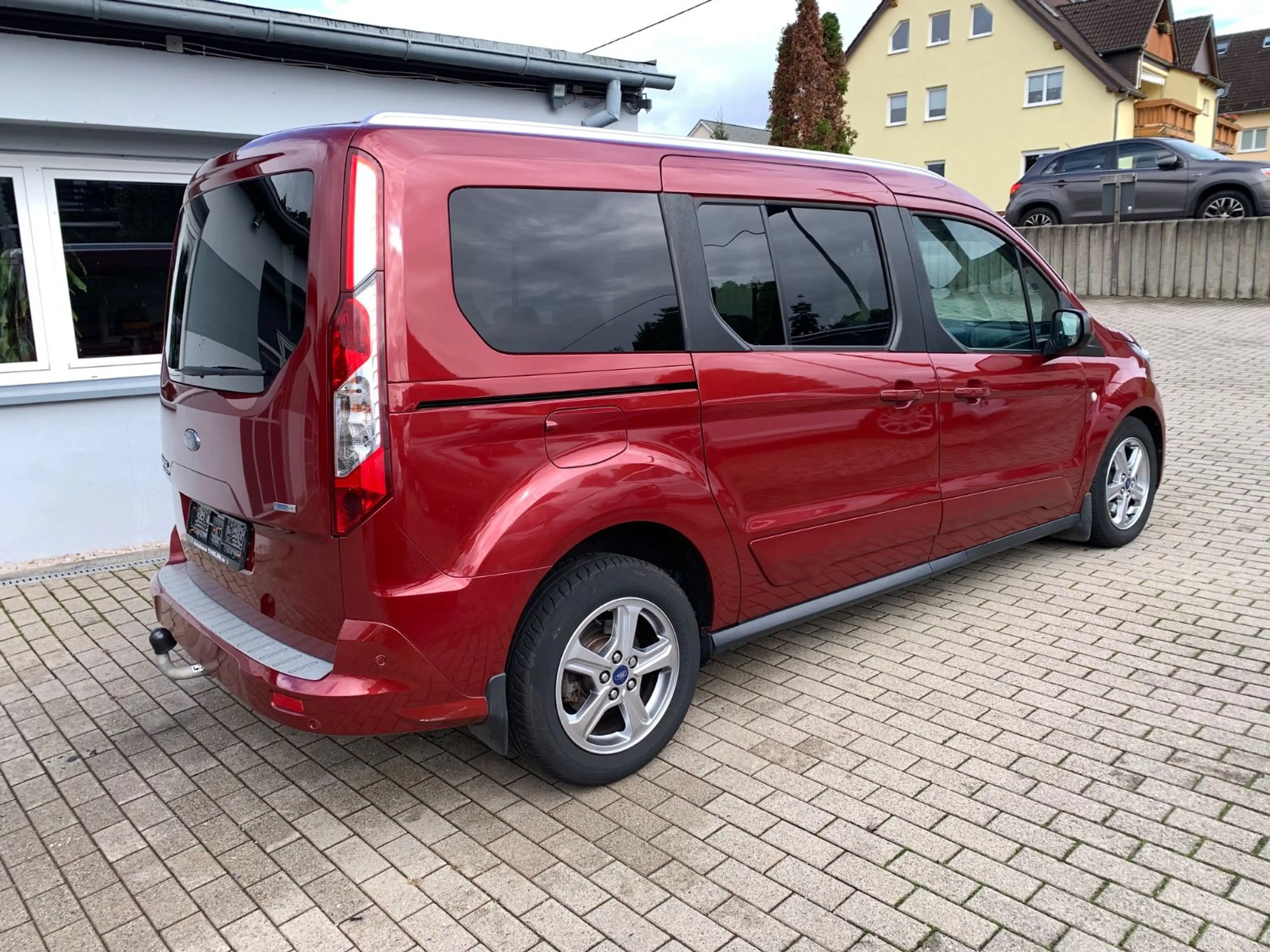 Ford Tourneo Connect 1,5 TDCi L2 Aut. Titanium 7Sitze — photo 6