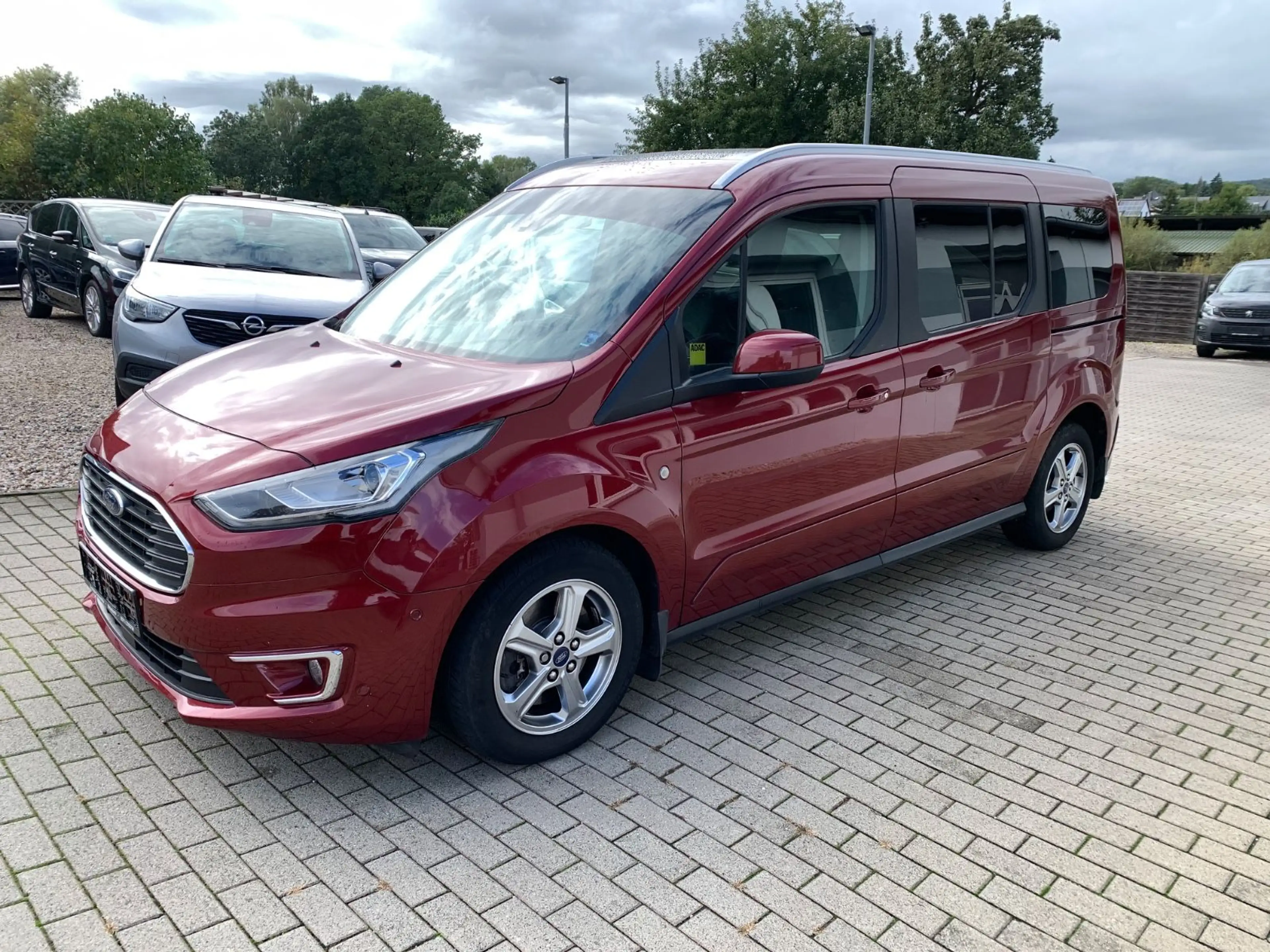 Ford Tourneo Connect 1,5 TDCi L2 Aut. Titanium 7Sitze — photo 3