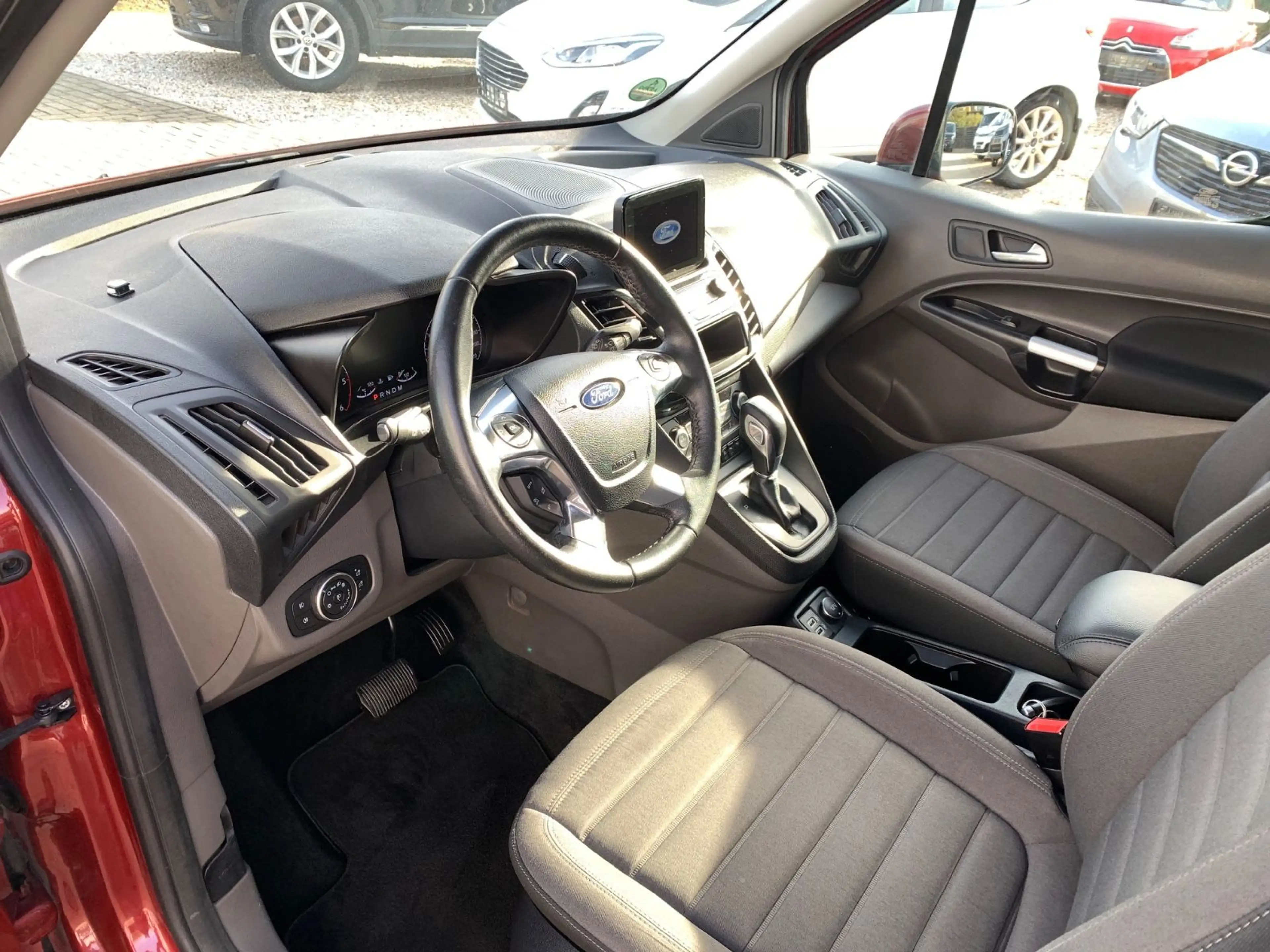 Ford Tourneo Connect 1,5 TDCi L2 Aut. Titanium 7Sitze — photo 7
