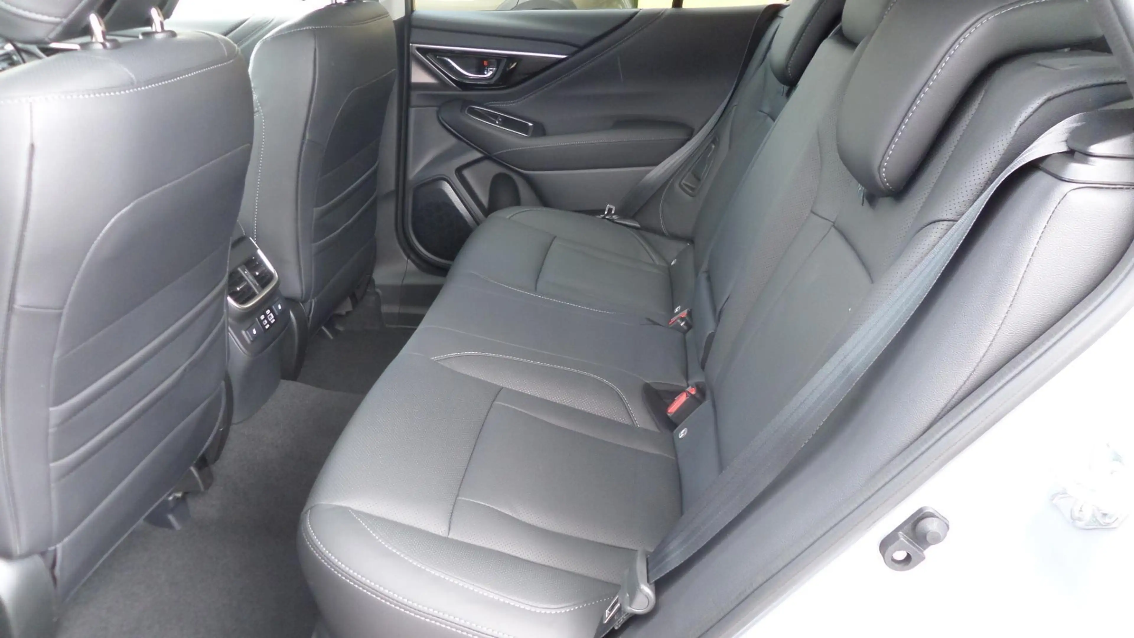 Subaru OUTBACK Platinum 2.5i 169 PS mit Winterpaket Schiebedach, Kamera — photo 14