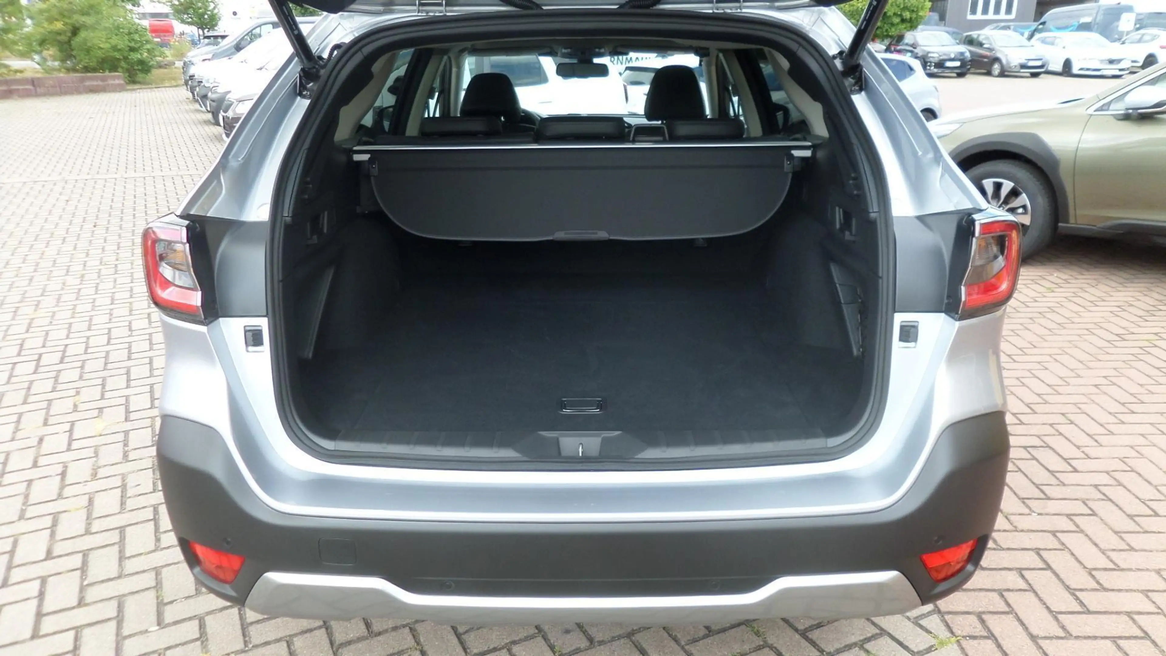 Subaru OUTBACK Platinum 2.5i 169 PS mit Winterpaket Schiebedach, Kamera — photo 15