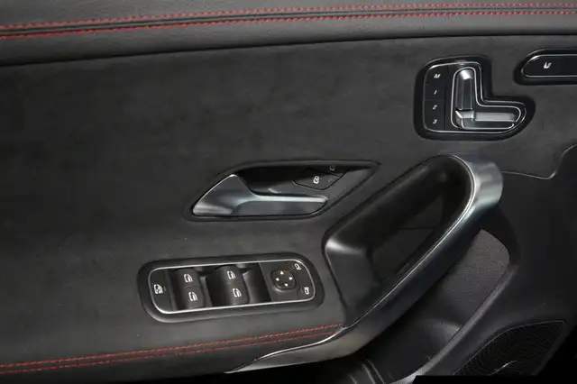 Mercedes-Benz Cla view 14