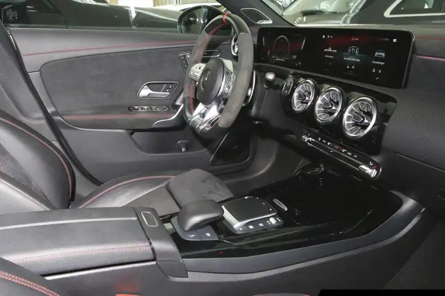 Mercedes-Benz Cla view 8