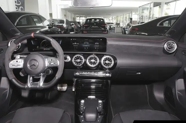 Mercedes-Benz Cla view 10