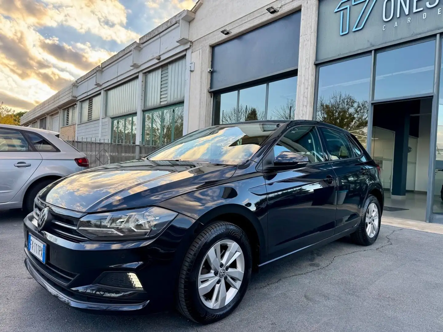 Volkswagen Polo 1.6 tdi Comfortline 95cv dsg Neopatentati Nero - 1