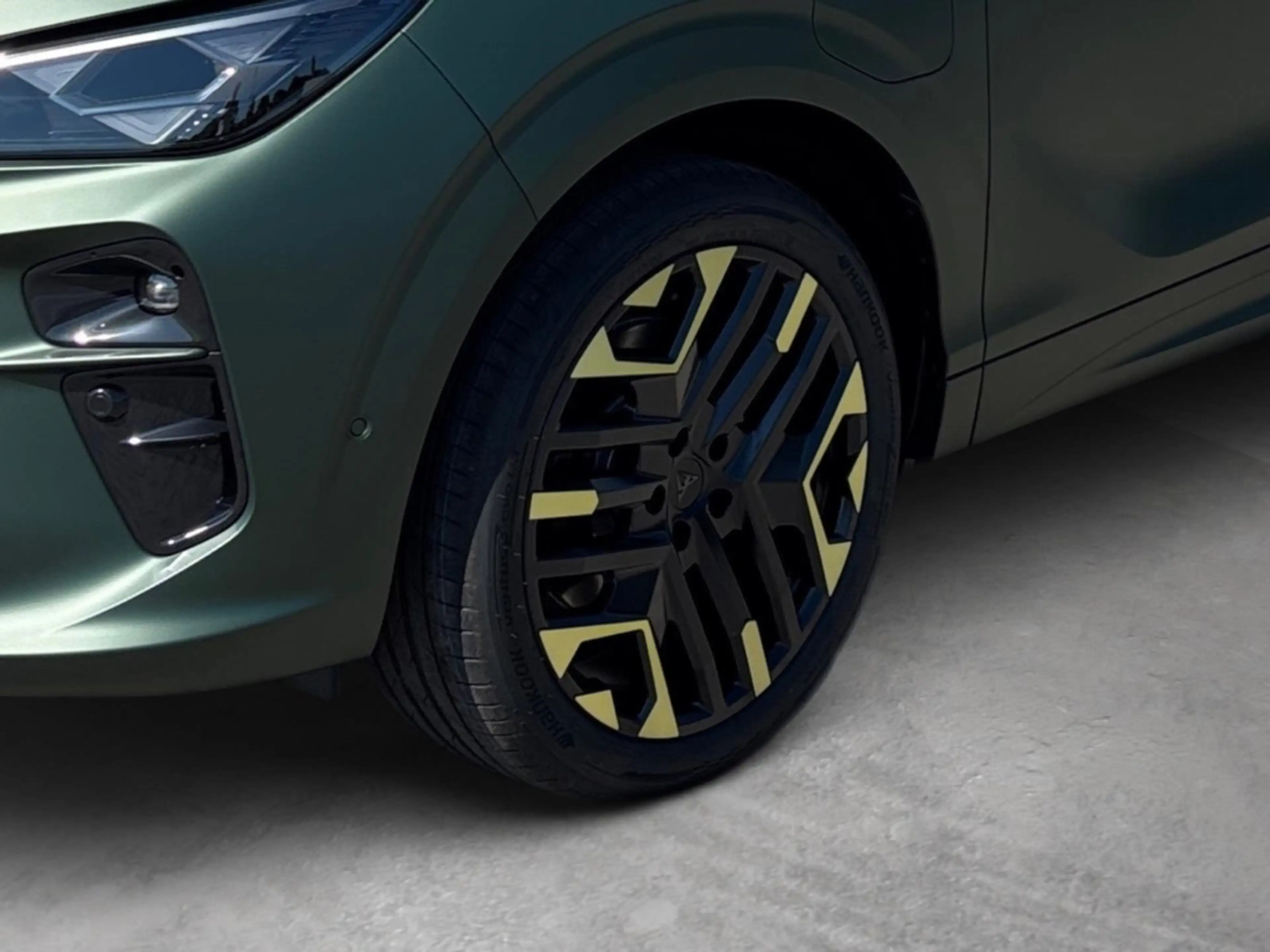 CUPRA Terramar VZ 1.5 e-Hybr. Tribe Ed. HD-M. Pano AHK — photo 8