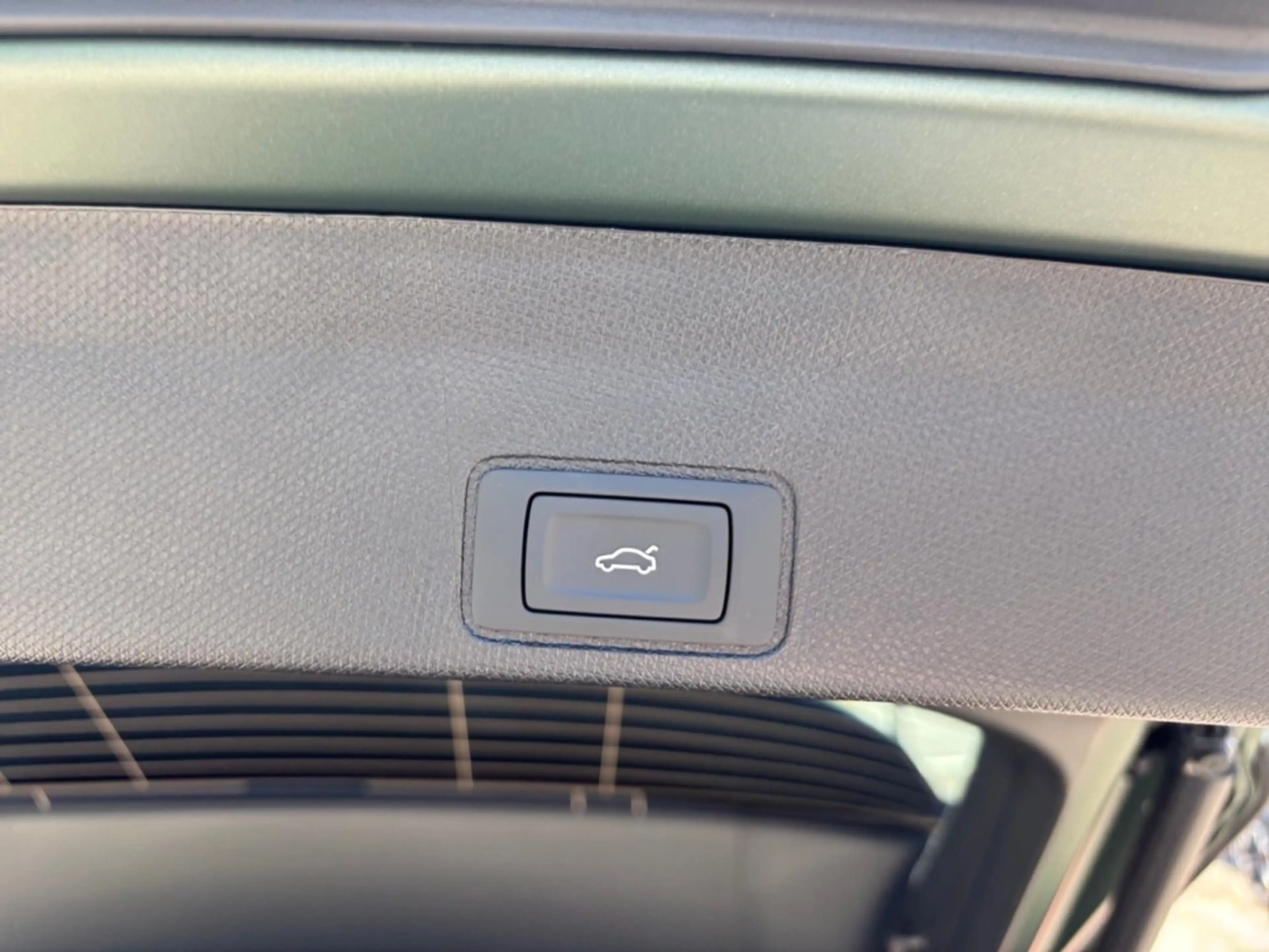 CUPRA Terramar VZ 1.5 e-Hybr. Tribe Ed. HD-M. Pano AHK — photo 11