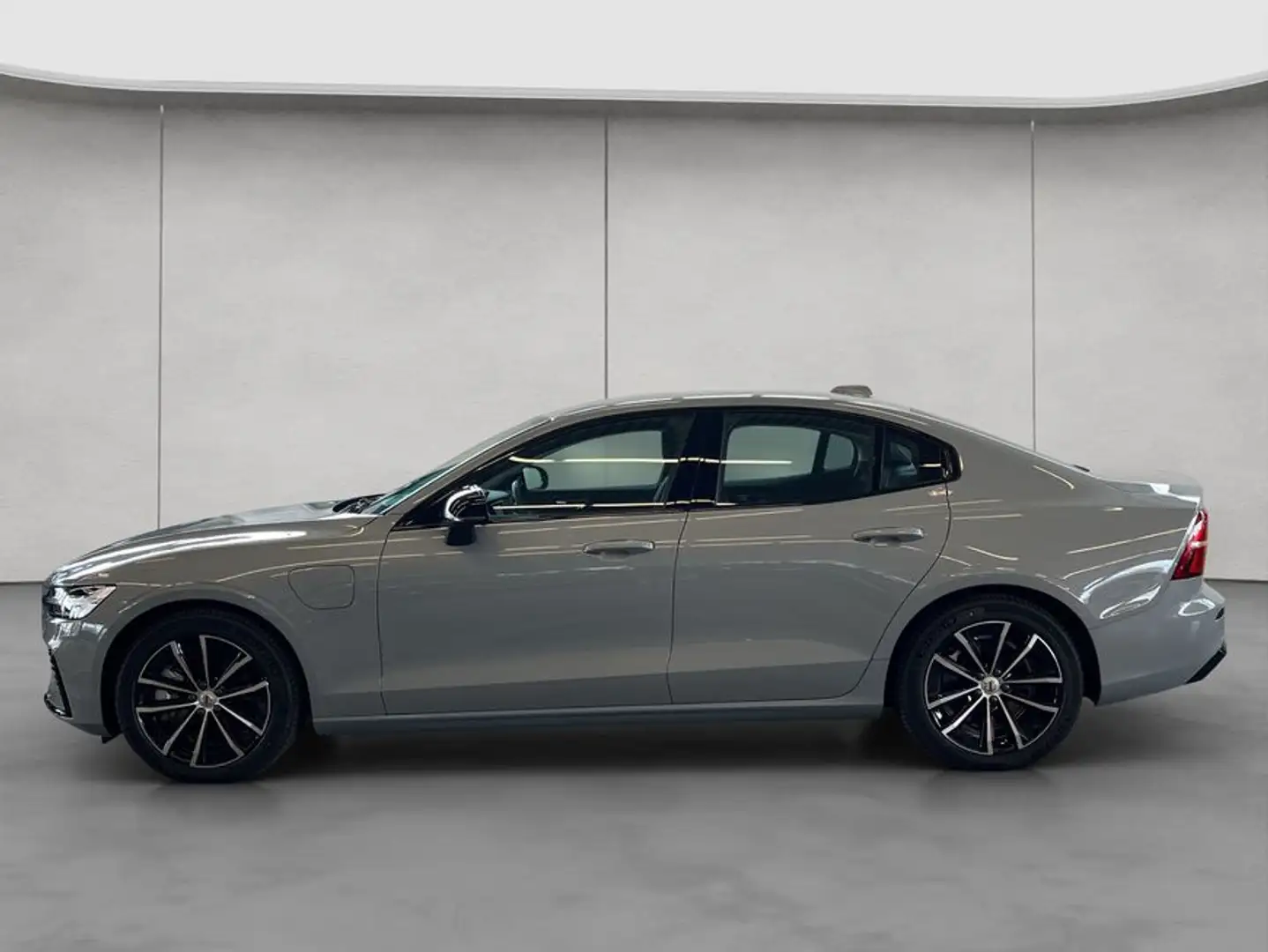 Volvo S60 T8 Recharge AWD Plus-Dark PilotAssist BLIS Sta Grijs - 2