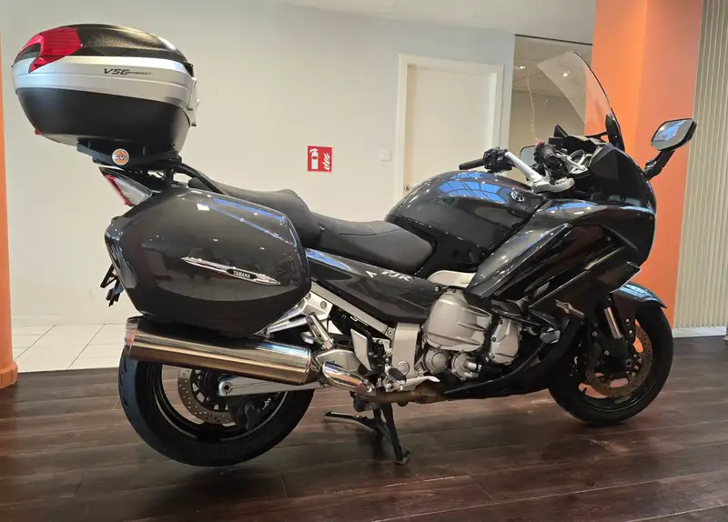 Yamaha FJR 1300 - foto 3
