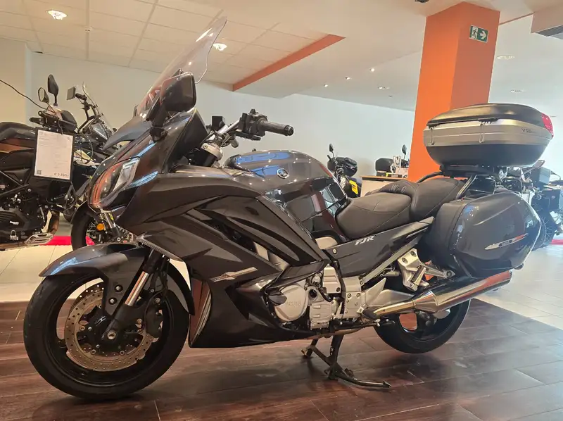 Yamaha FJR 1300 - foto 4