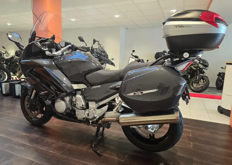 Yamaha FJR 1300 - foto 5