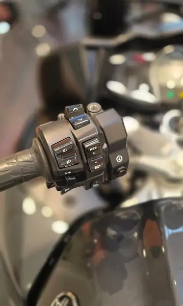 Yamaha FJR 1300 - foto 8