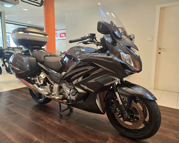 Yamaha FJR 1300 - foto 2