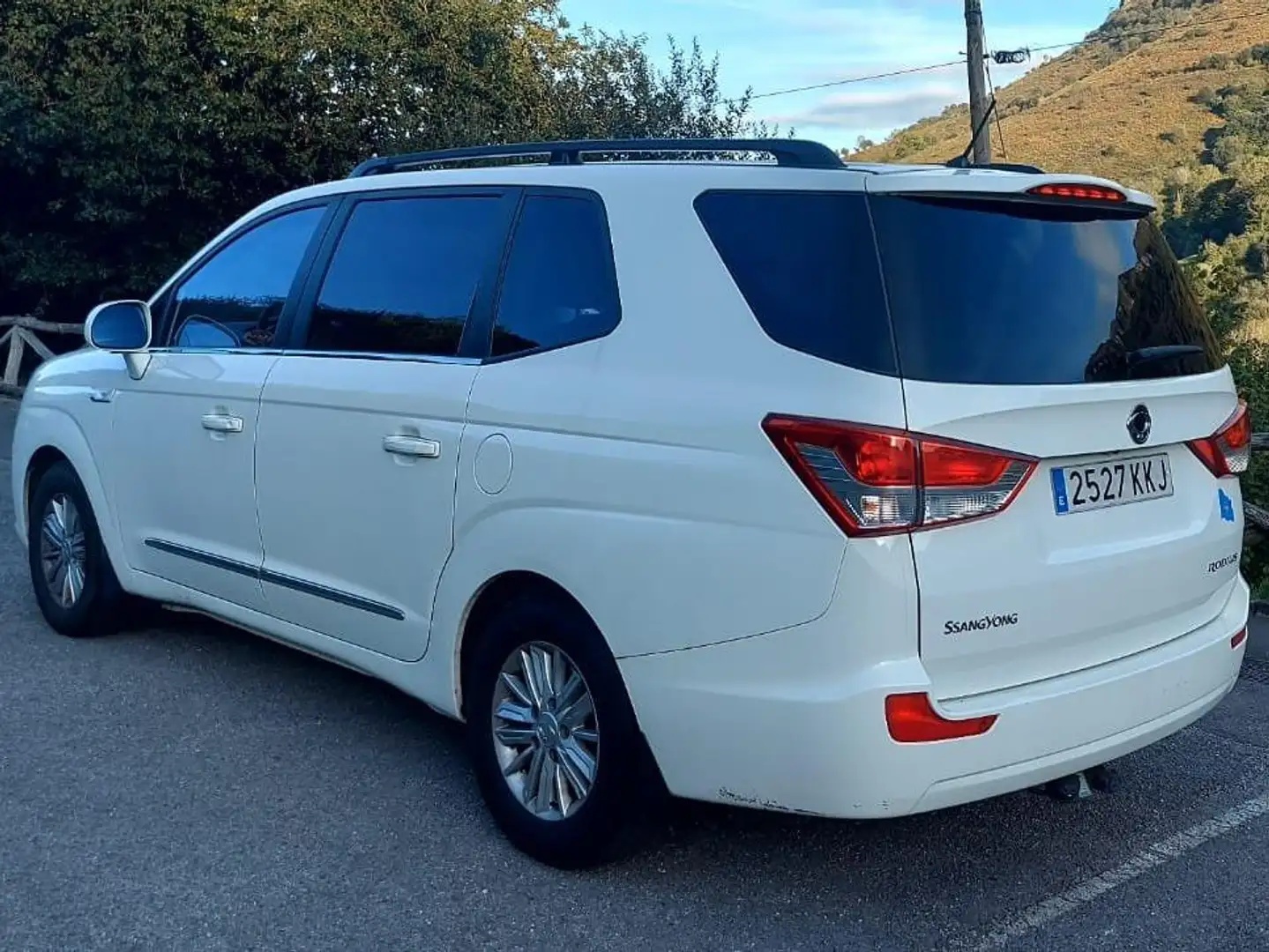 SsangYong Rodius Rodius M.A. D22T Limited Aut. Limited Blanco - 2