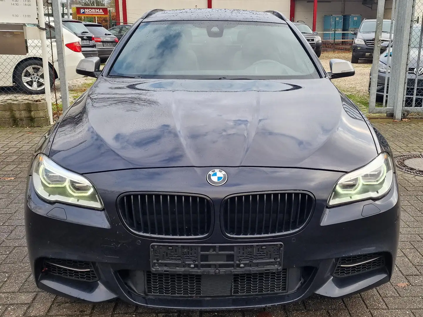 BMW M550 5er Touring Diesel M550d xDrive Touring Sport-Aut. Blau - 2
