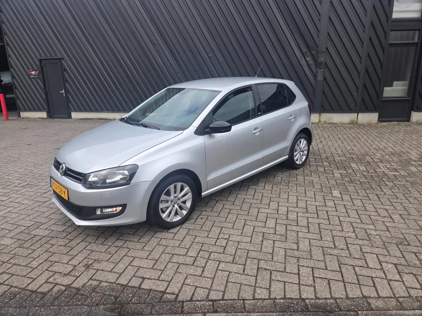 Volkswagen Polo 1.2-12V BlueMotion Trendline Cruise Stoelverwarmin Grau - 2