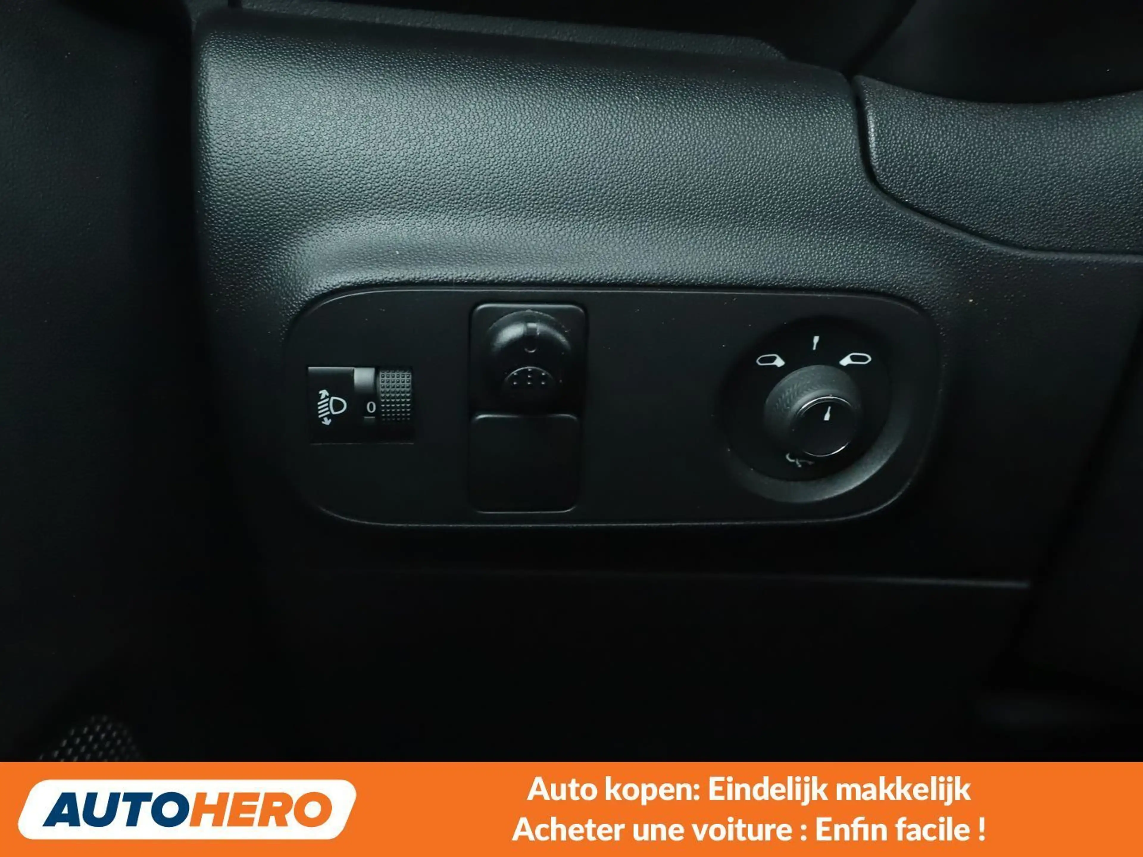 Citroen C3 1.2 PureTech Shine Pack — photo 15