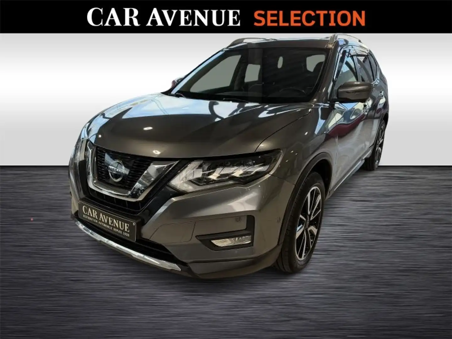 Nissan X-Trail Tekna Schwarz - 1
