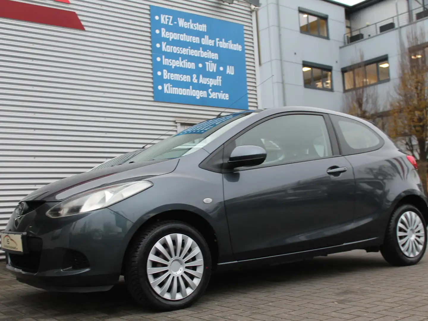 Mazda 2 1.3 Independence Sport (3-trg.) Nur 80.000km Klima Gris - 1