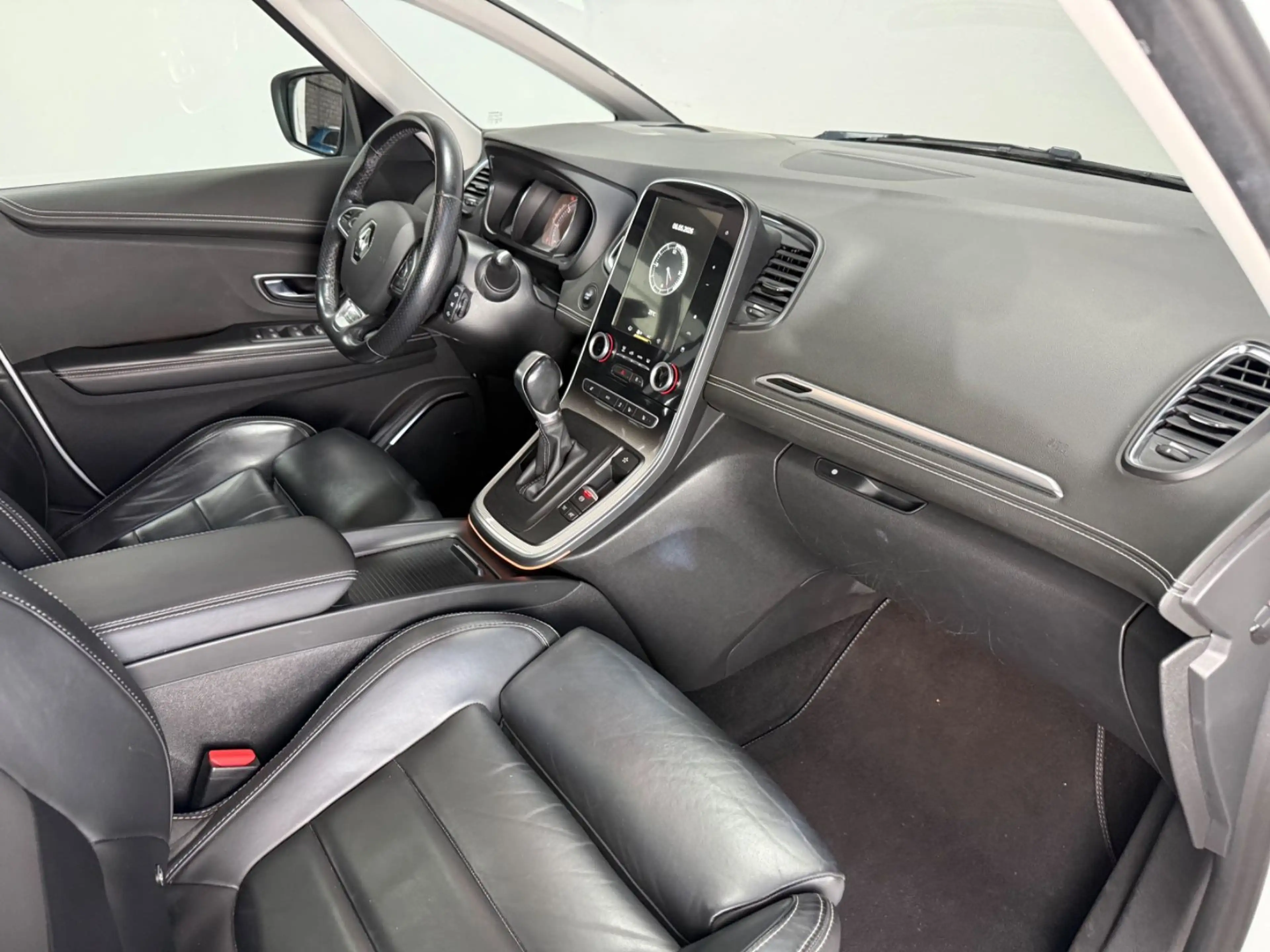 Renault Grand Scenic Grand SceniC Initiale Paris°Pano°HUD°Automatik — photo 14