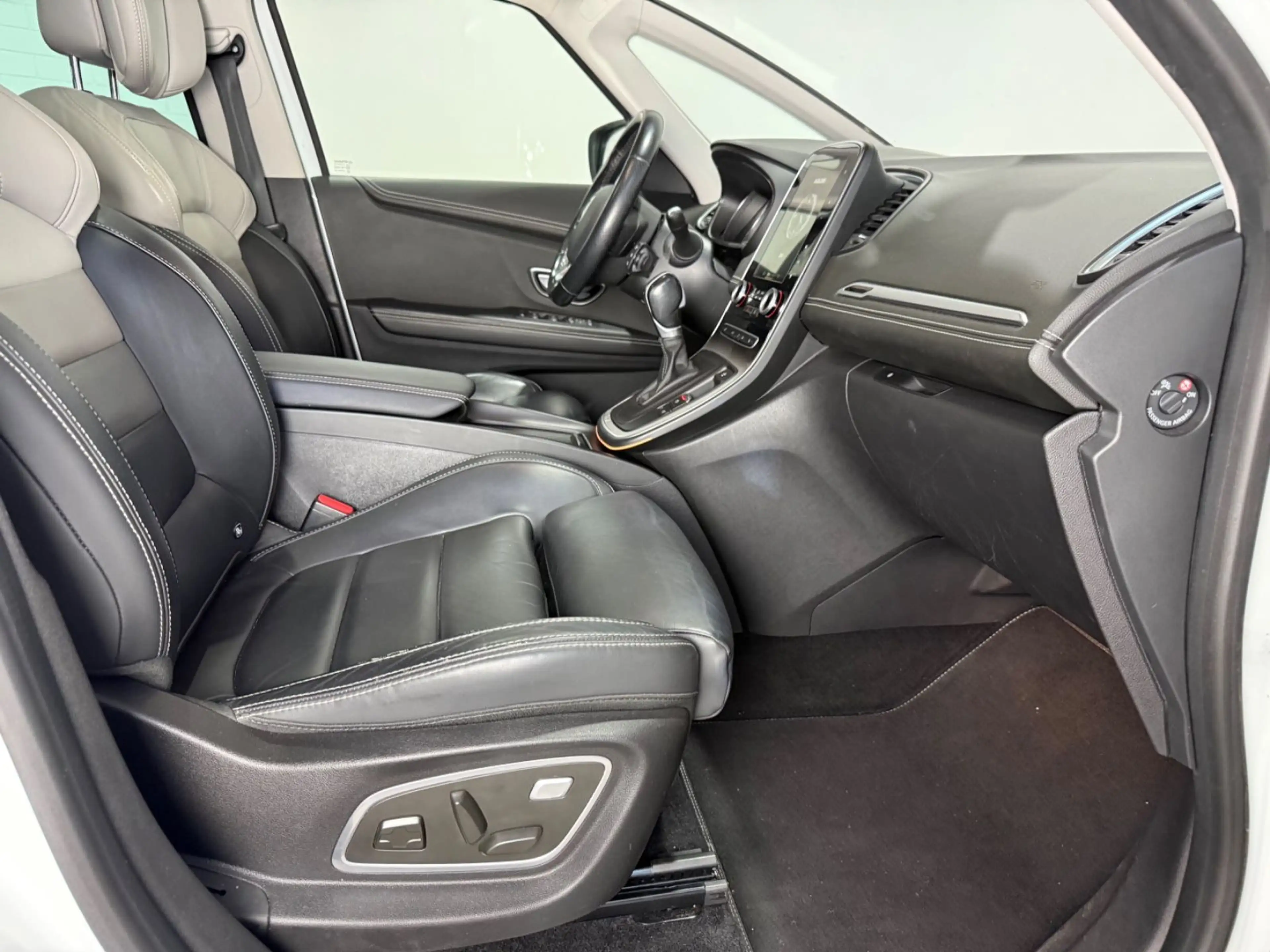 Renault Grand Scenic Grand SceniC Initiale Paris°Pano°HUD°Automatik — photo 11