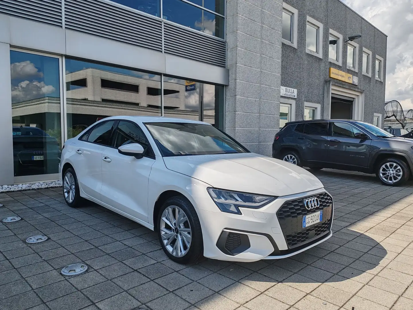 Audi A3 Sedan 30 TDI FariLED Adaptive Cruise Navi Sensori Bianco - 2