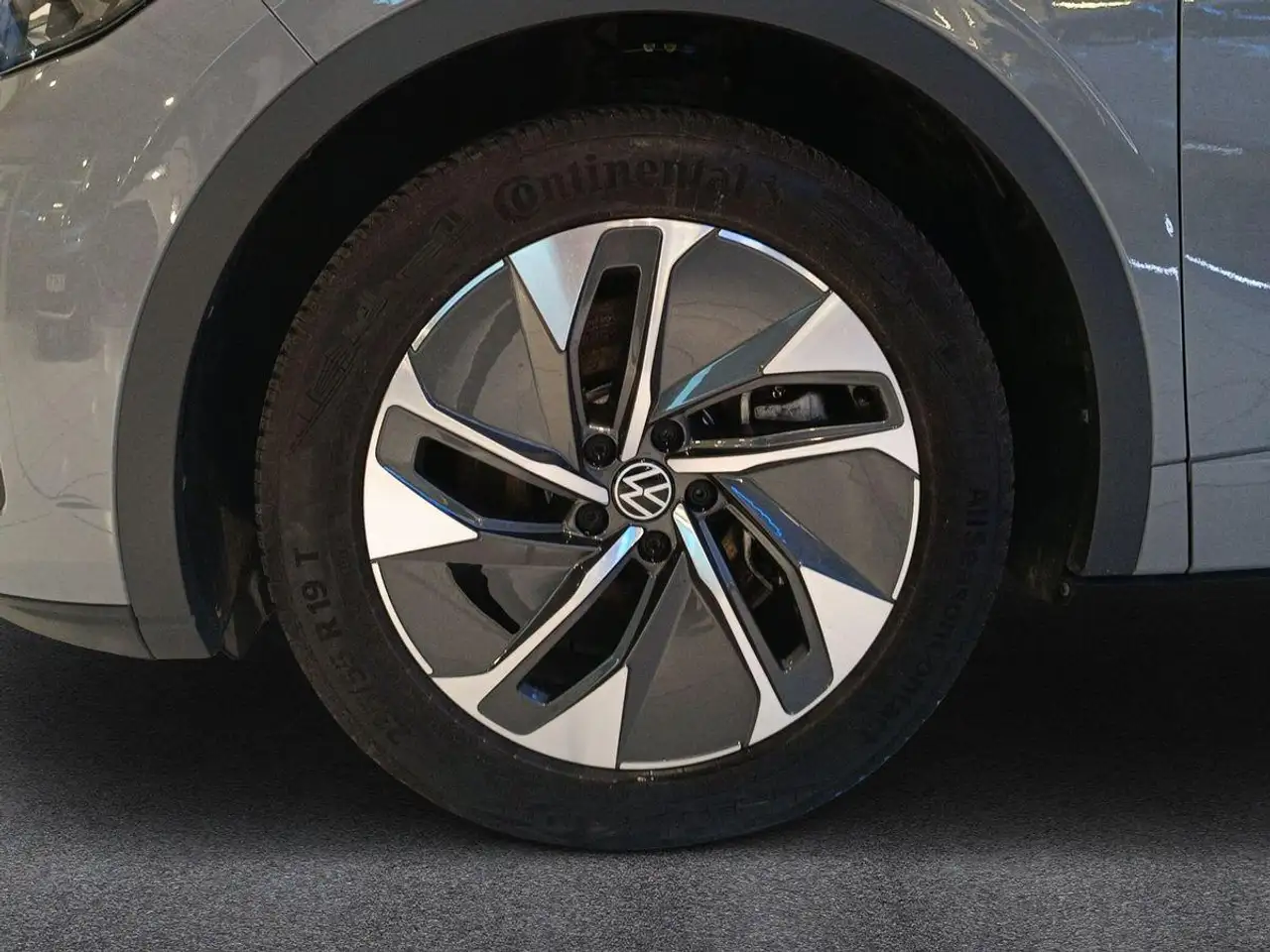 Volkswagen ID.5 77 KWh "PRO" 174 PS DSG+NAVI+PDC+GANZJAHRESREIFEN 11