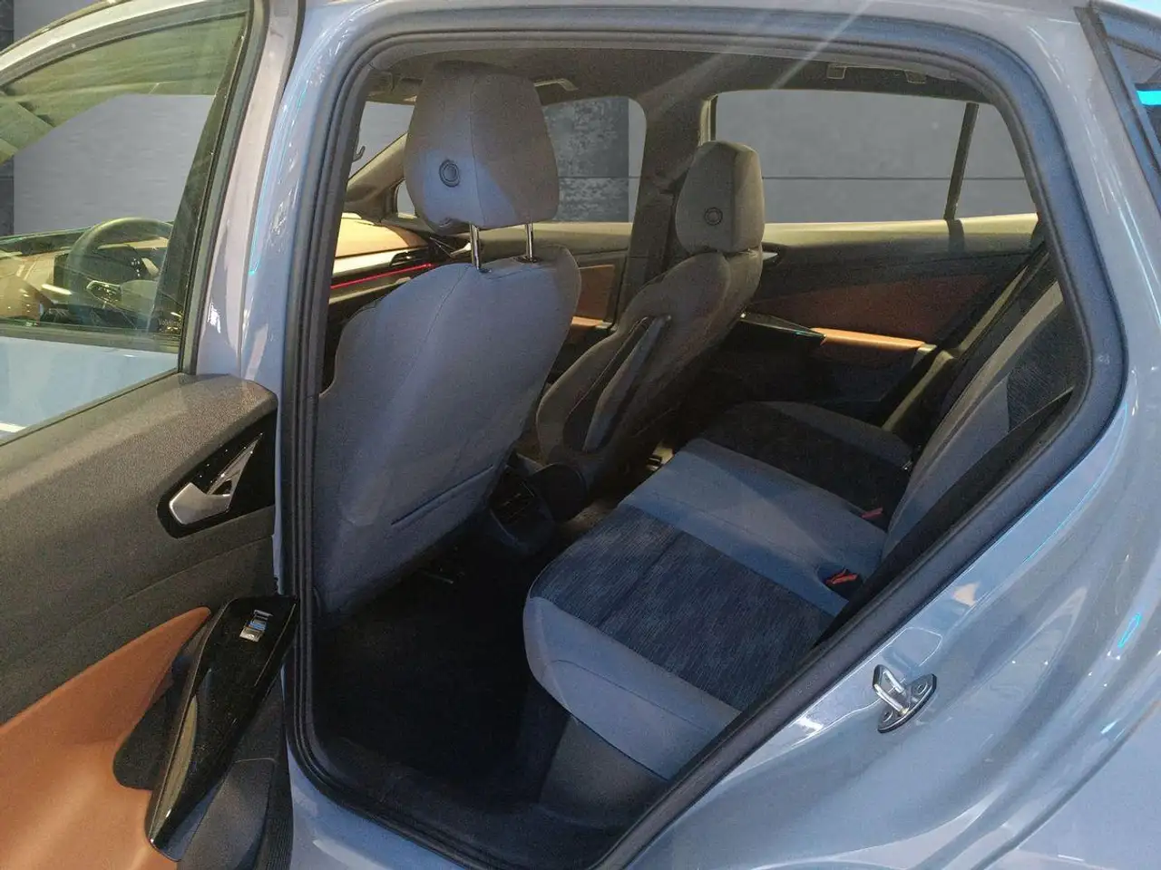 Volkswagen ID.5 77 KWh "PRO" 174 PS DSG+NAVI+PDC+GANZJAHRESREIFEN 13