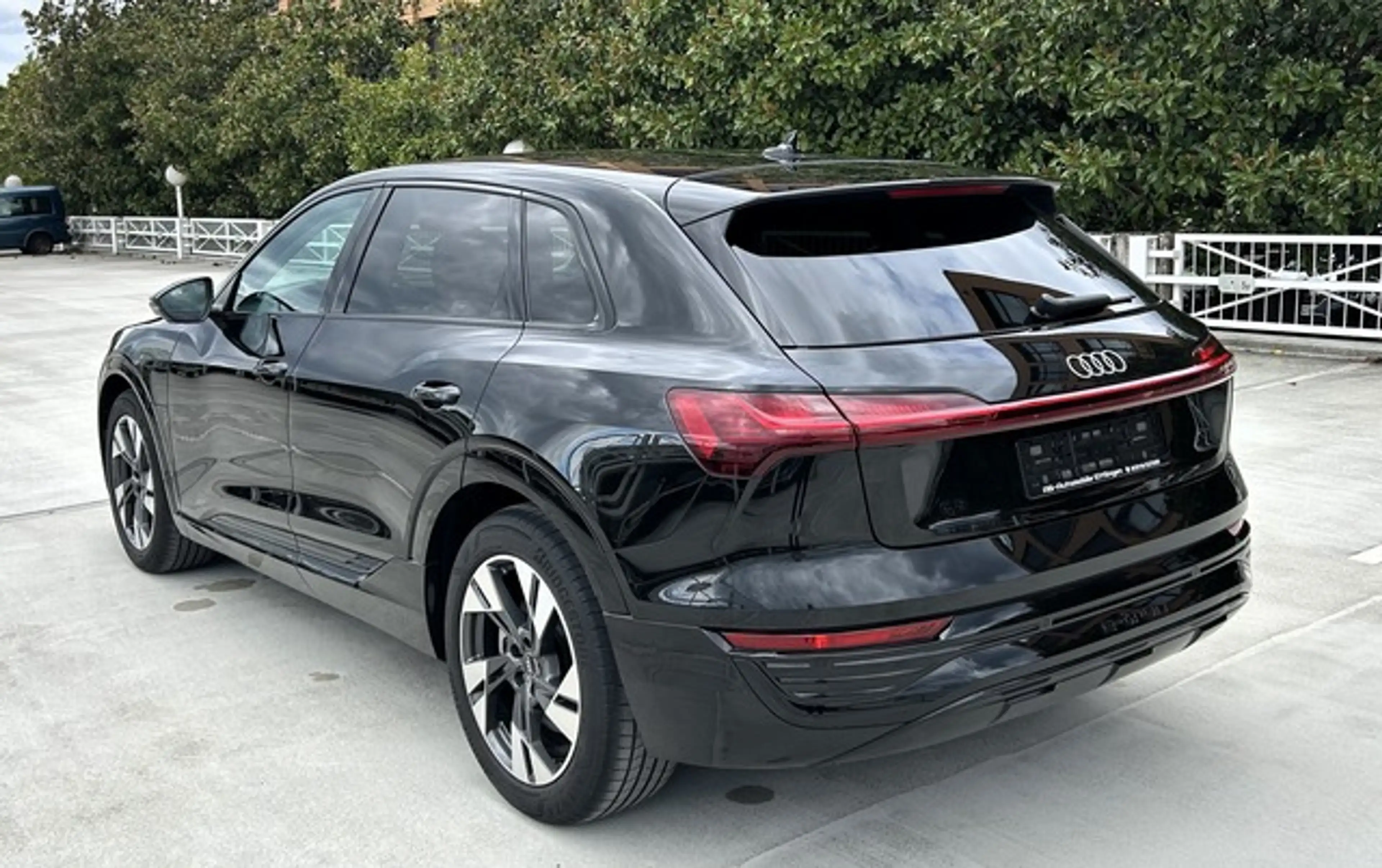 Audi Q8 e-tron 50 quattro advanced — photo 3