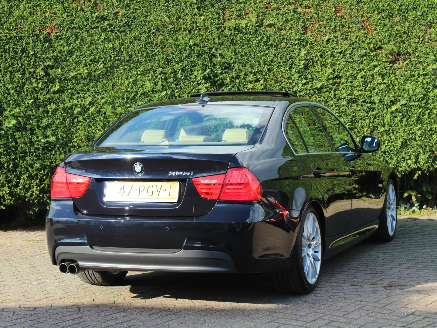 BMW 325 3-serie 325i M Sport Edition | Schuifdak | Youngti Schwarz - 2