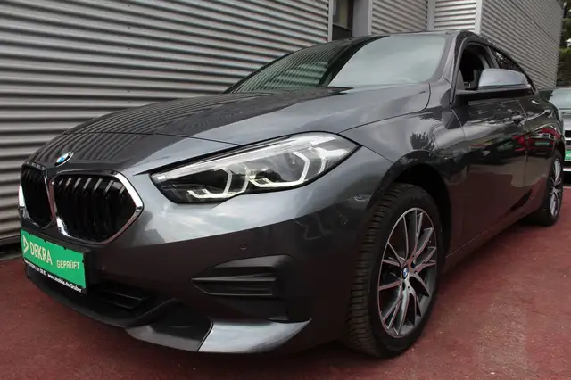 BMW 218 i GRAN COUPE KLIMA NAVI PDC AHK 6.GANG 2.Hd