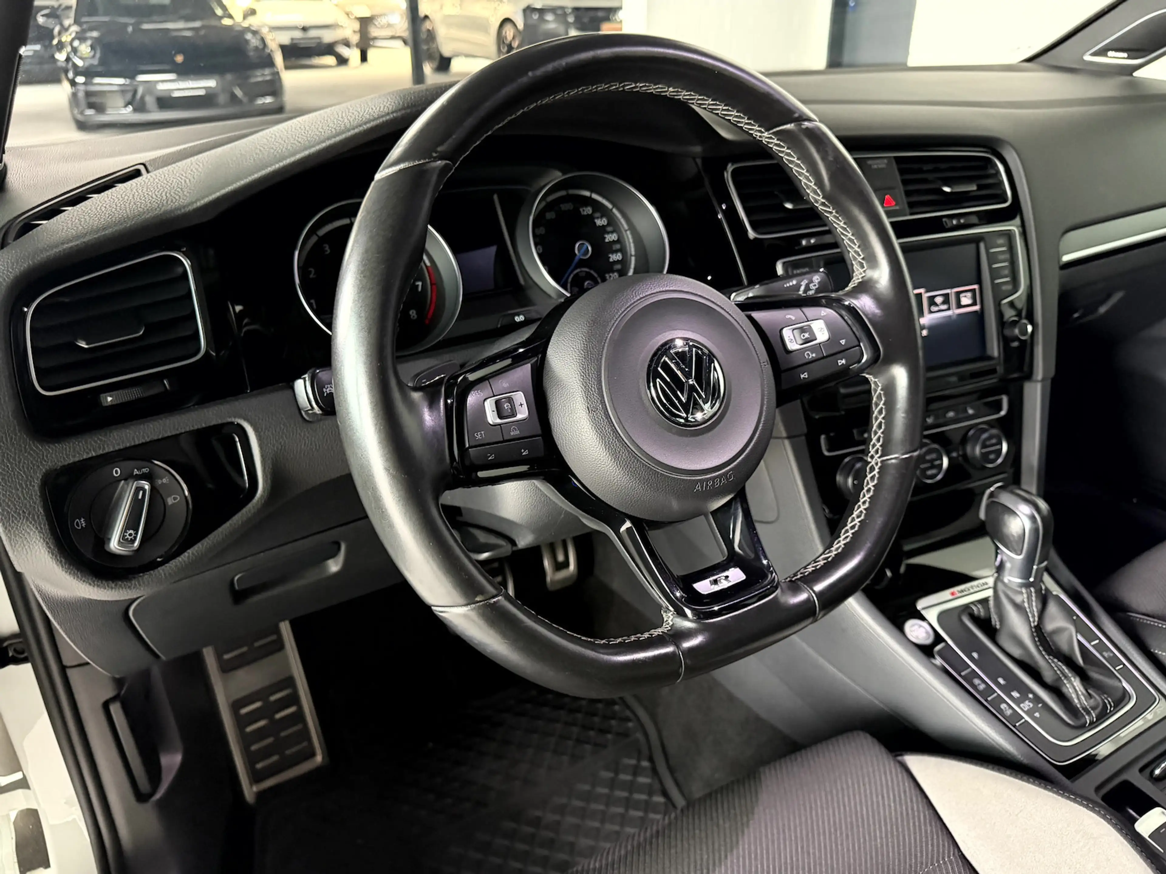 Volkswagen Golf VII Variant R 2.0 TSI 4Motion*ACC*LED*NAVI* — photo 13