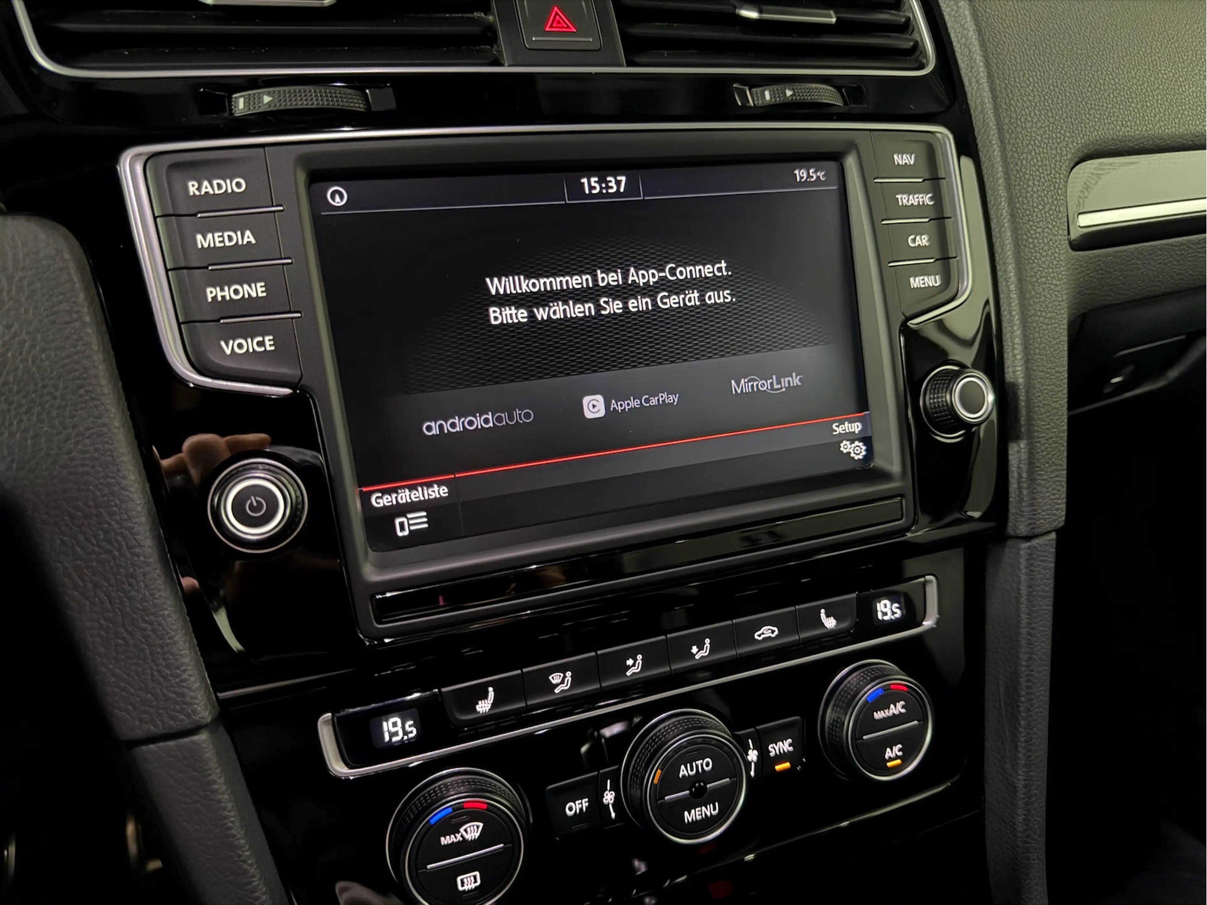 Volkswagen Golf VII Variant R 2.0 TSI 4Motion*ACC*LED*NAVI* — photo 15