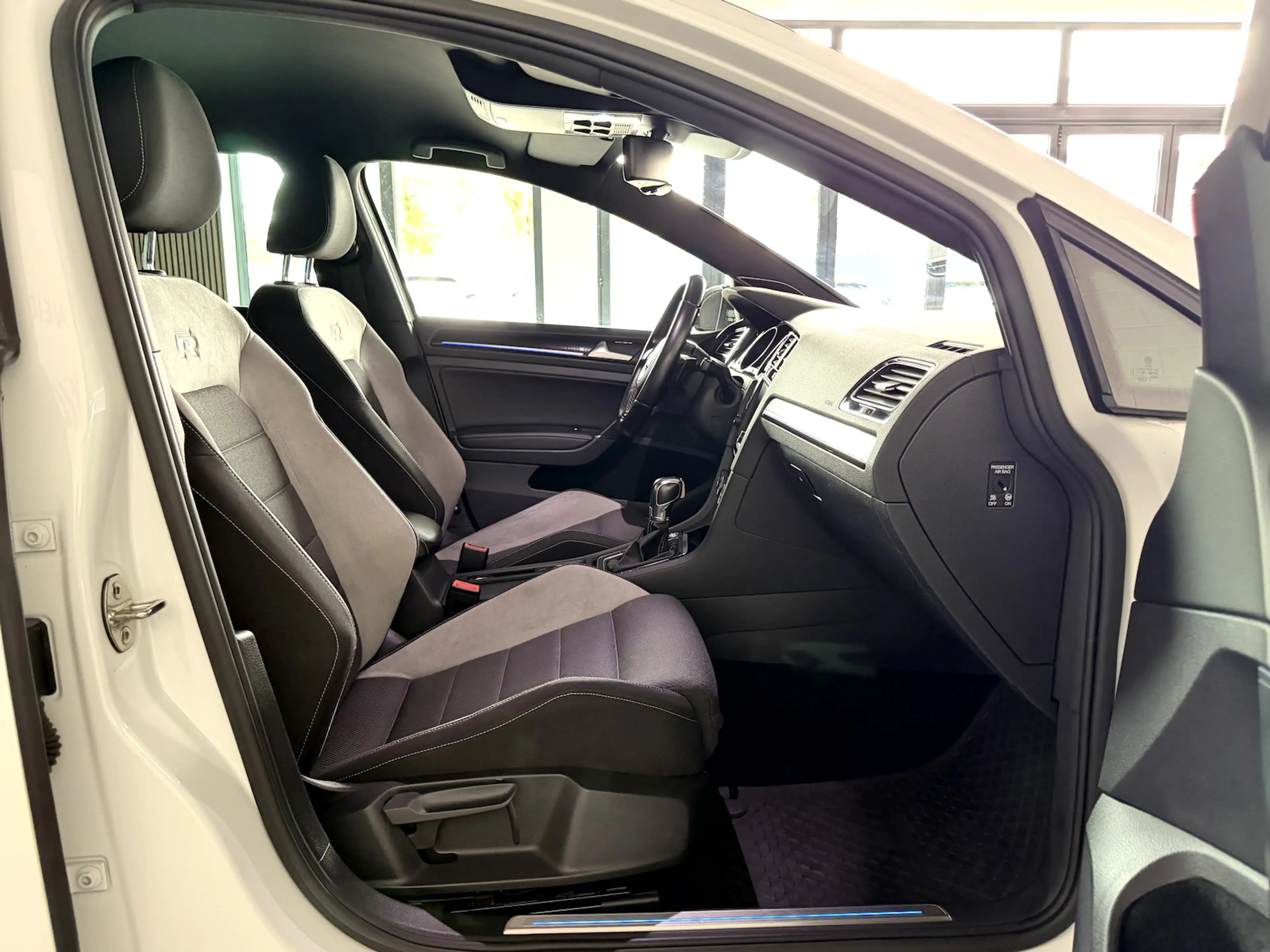 Volkswagen Golf VII Variant R 2.0 TSI 4Motion*ACC*LED*NAVI* — photo 10
