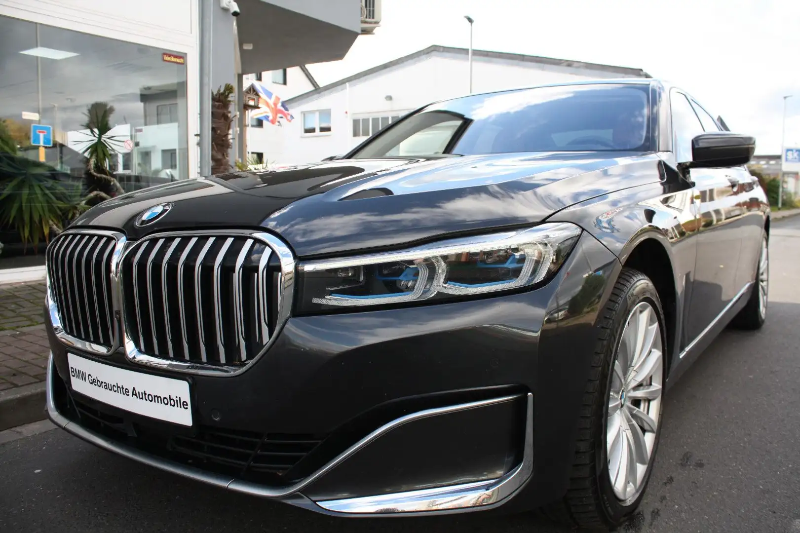BMW 750 Baureihe 7 Lim 750 d xDrive "tolle Optik!" Grau - 1